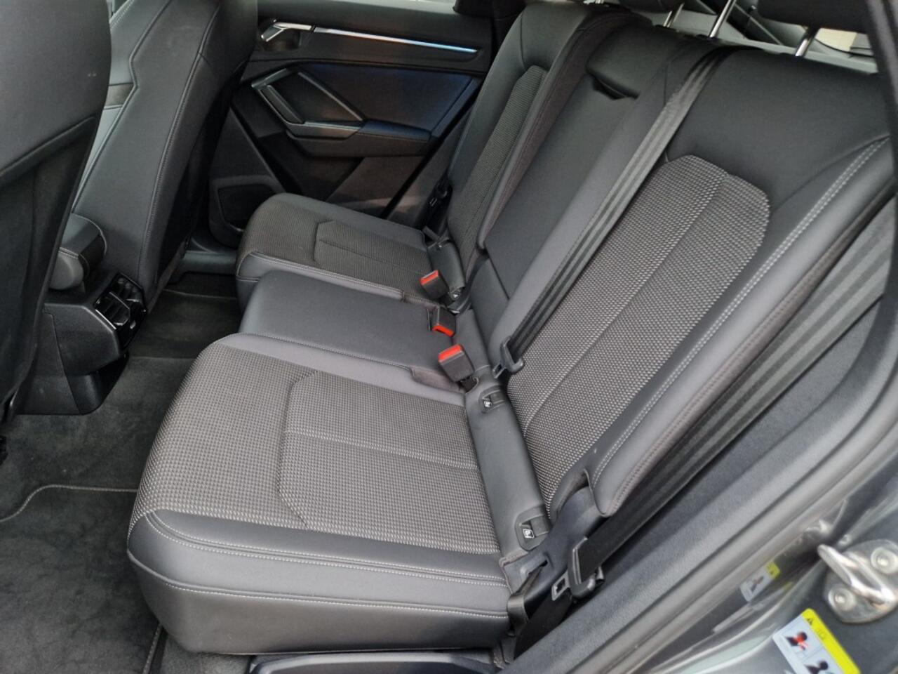 Audi Q3 45 TFSIe 245pk S-Line BlackL.Virtual Navi Apple Camera Leder Hybride