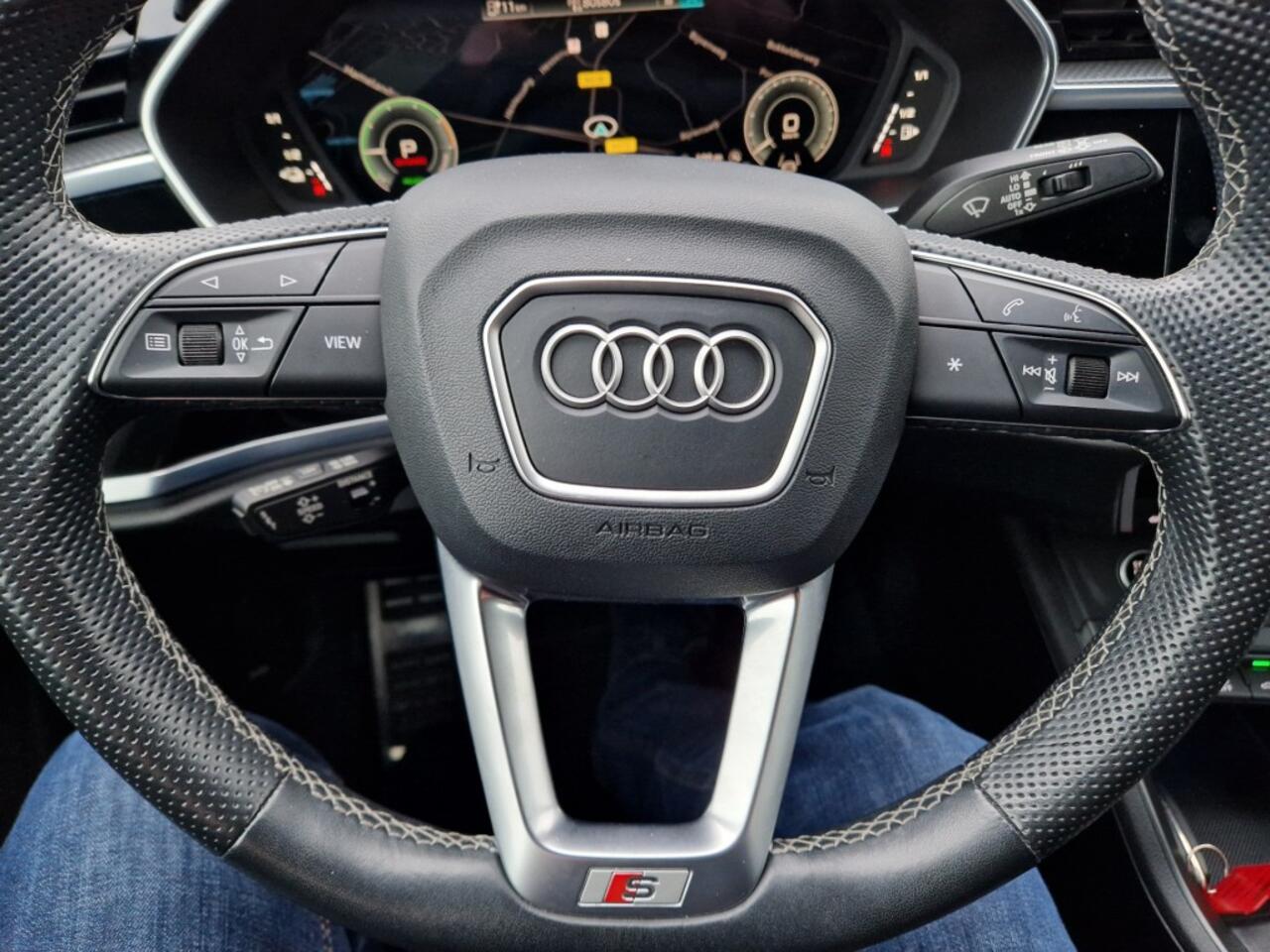 Audi Q3 45 TFSIe 245pk S-Line BlackL.Virtual Navi Apple Camera Leder Hybride