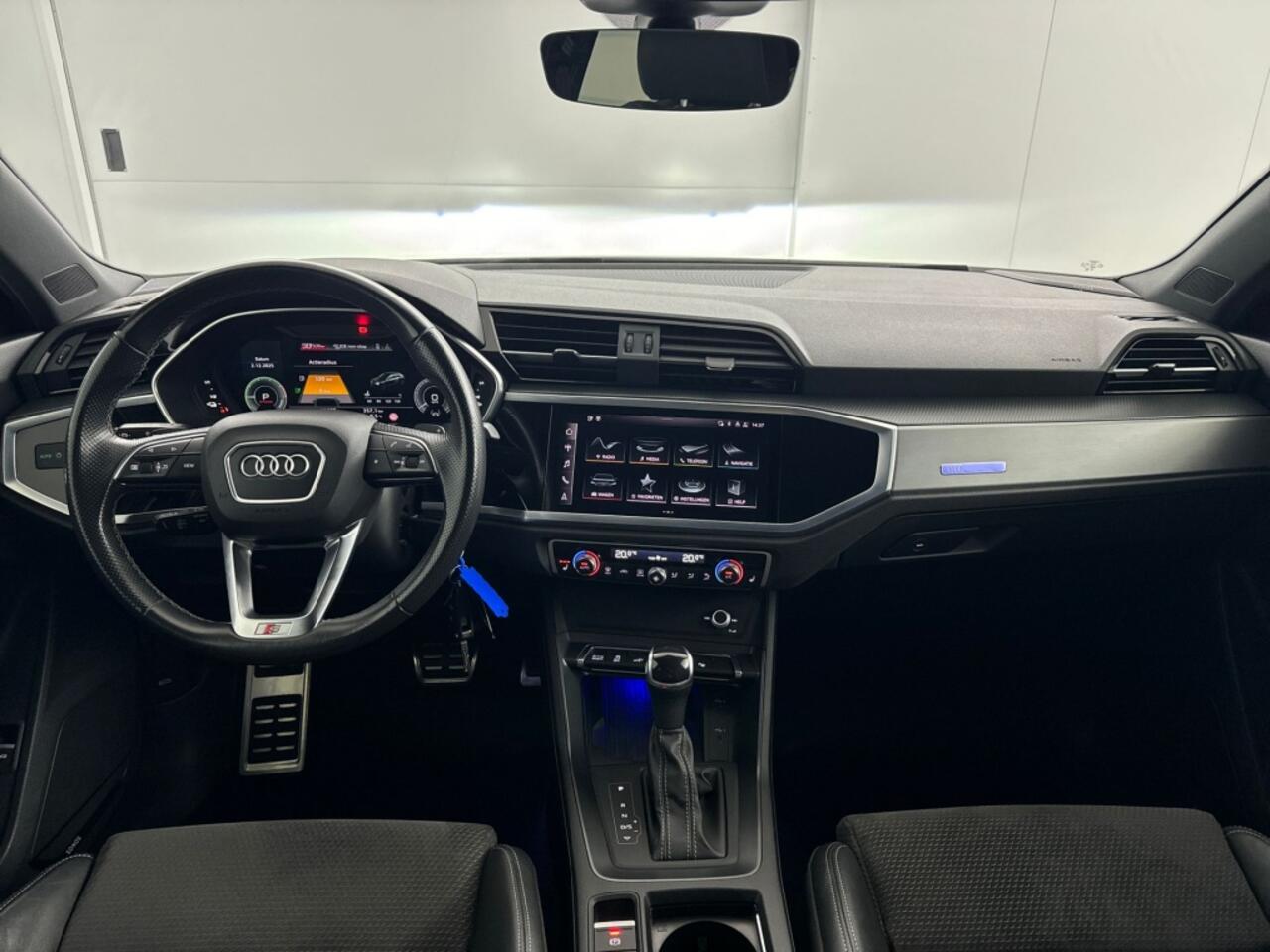 Audi Q3 45 TFSI e S-Line | Black Optic Pack | Elektrische Achterklep | 19'' L.M. Velgen