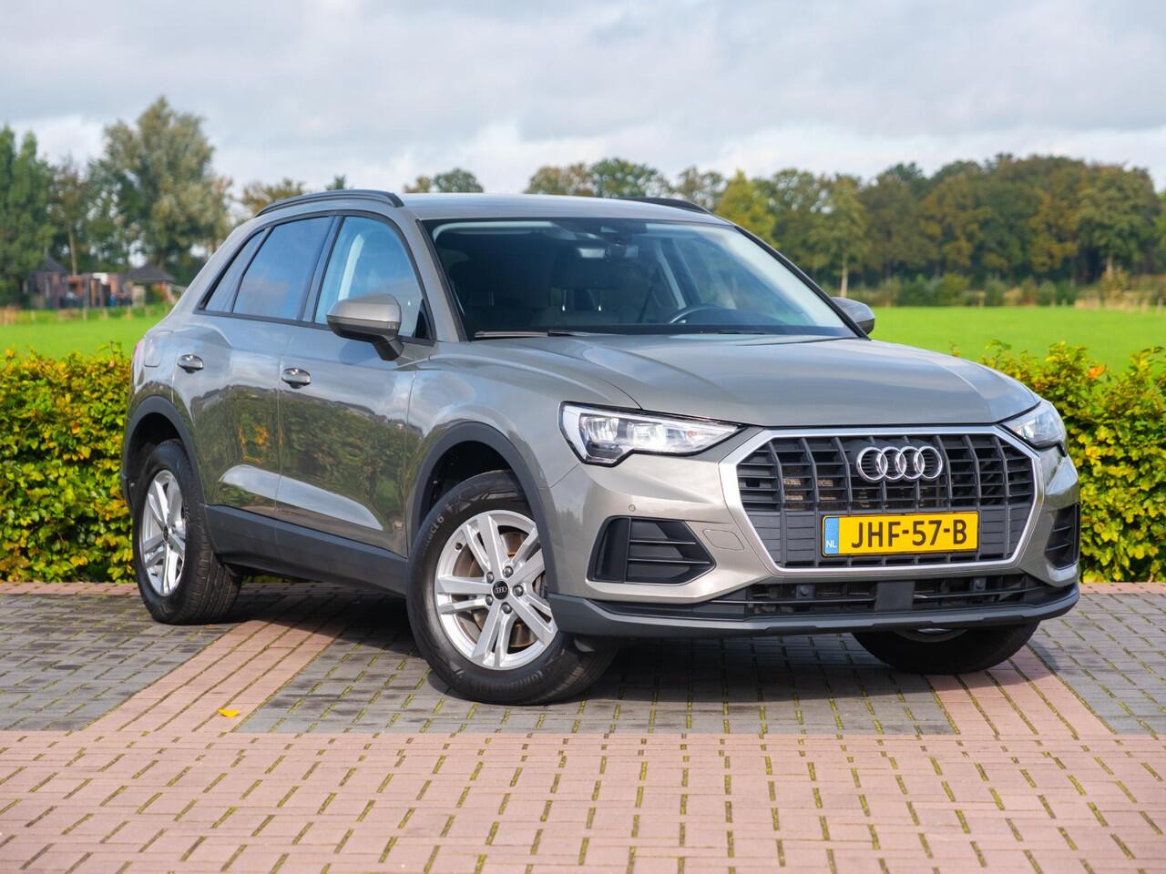 Audi Q3 1.4 45TFSIe Plug-Hybrid Proline Sport | Virtual Cockpit | Elek klep | Volleder / Alcantara | MMI Navi+ | Trekhaak | Park pack | Verw Stoelen | Etc..
