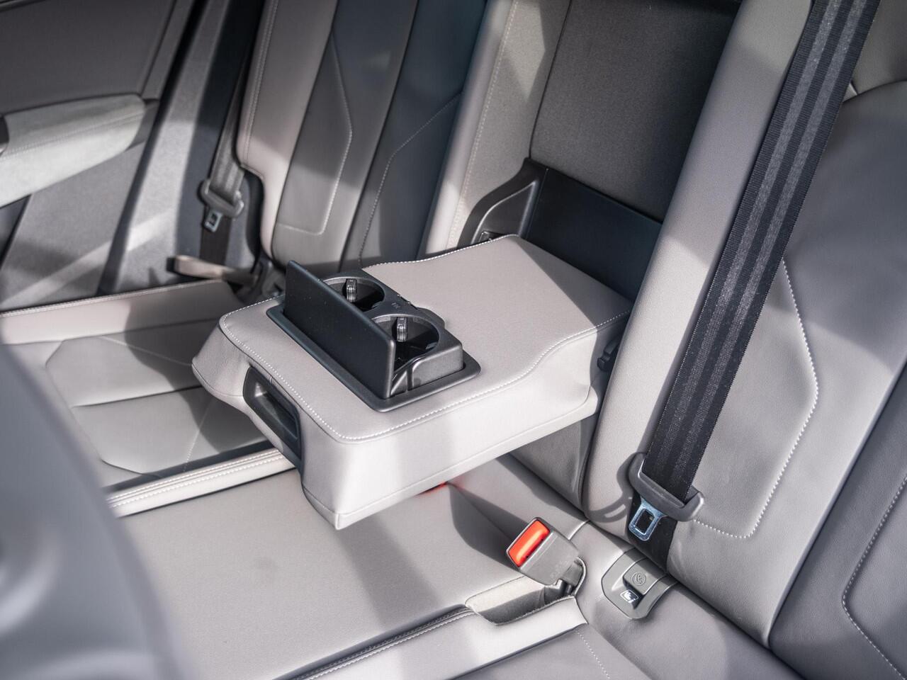 Audi Q3 1.4 45TFSIe Plug-Hybrid Proline Sport | Virtual Cockpit | Elek klep | Volleder / Alcantara | MMI Navi+ | Trekhaak | Park pack | Verw Stoelen | Etc..