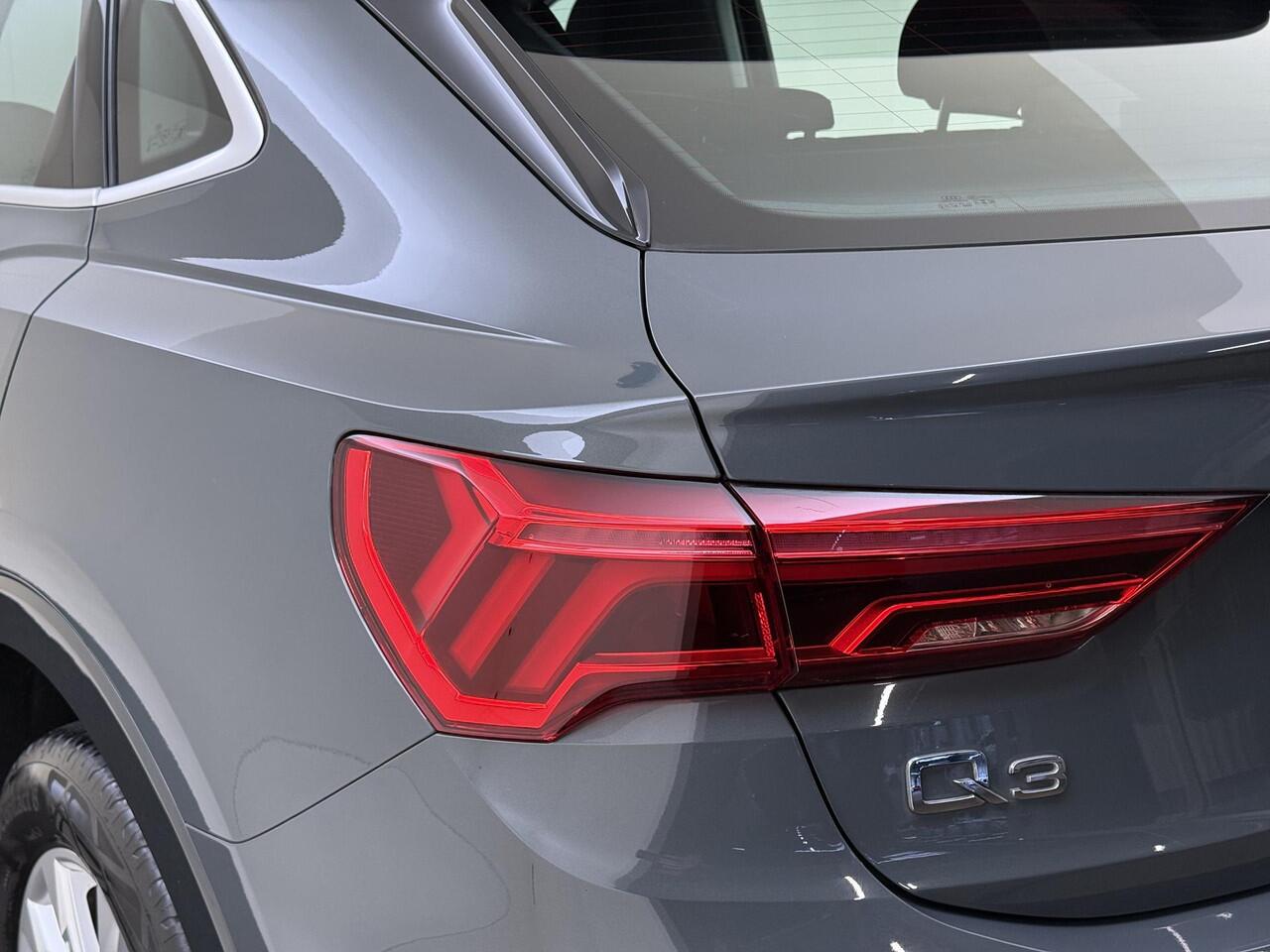 Audi Q3 Sportback 45 TFSI e Business Edition | Dodehoek detectie | Navigatie Plus | Adaptieve cruise control | CarPlay | Full LED verlichting | Parkeersensoren | Elektrisch inklapbare buitenspiegels |