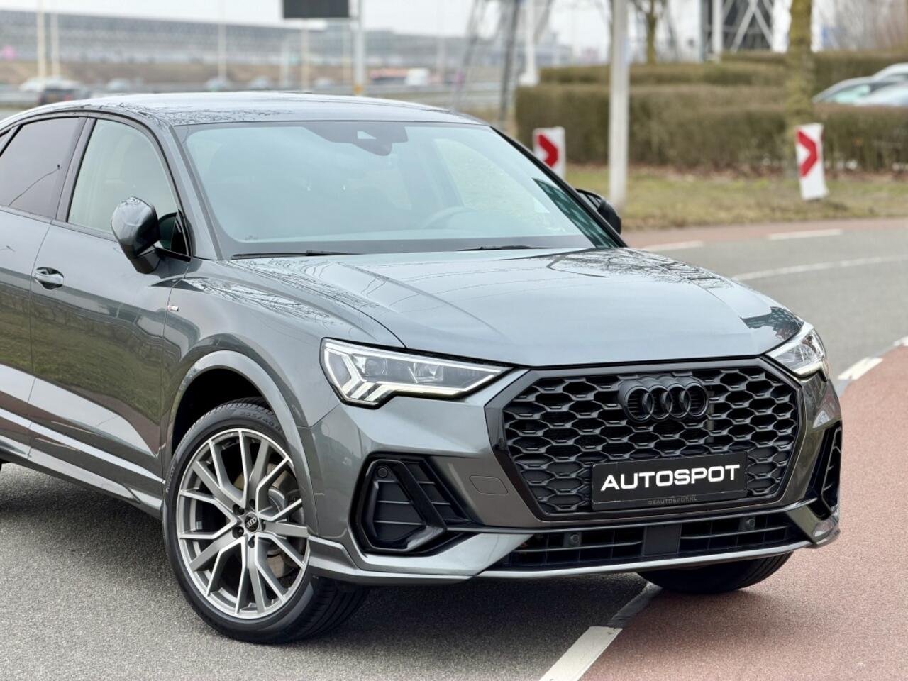 Audi Q3 Sportback 45 TFSI e S-Line 245 Pk Black Ed. ACC Keyless Navi Leder Camera