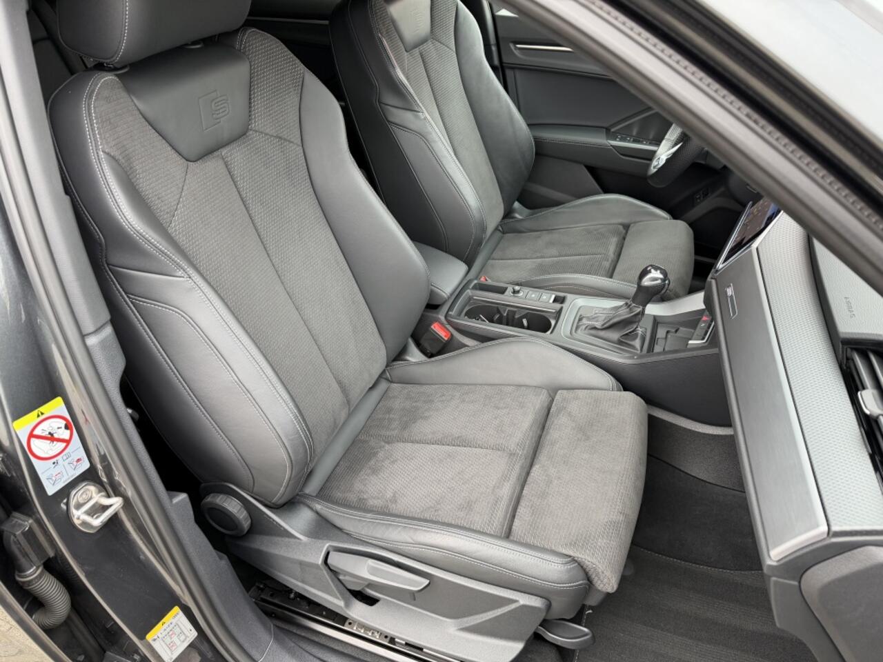 Audi Q3 Sportback 45 TFSI e S-Line 245 Pk Black Ed. ACC Keyless Navi Leder Camera