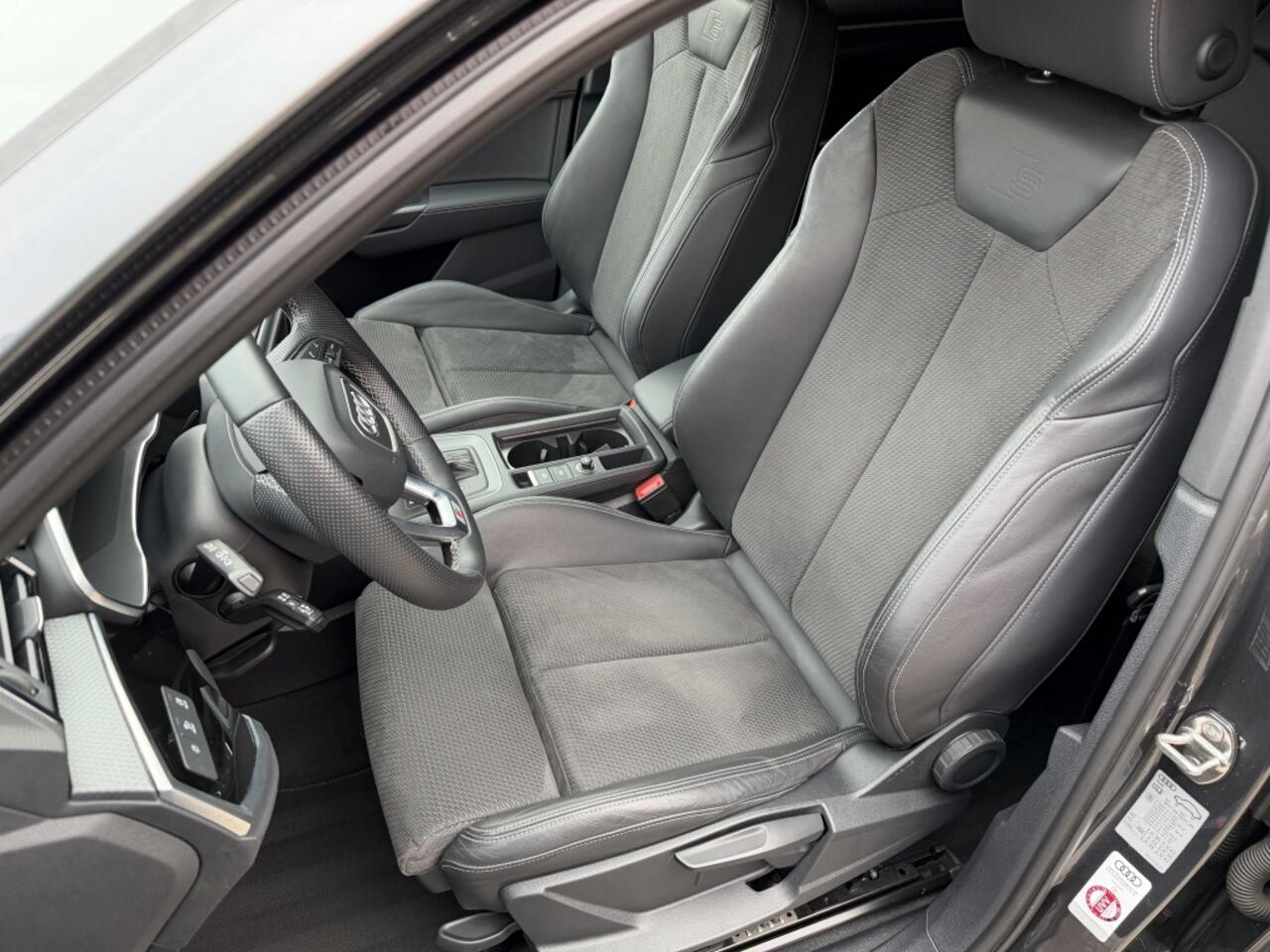 Audi Q3 Sportback 45 TFSI e S-Line 245 Pk Black Ed. ACC Keyless Navi Leder Camera