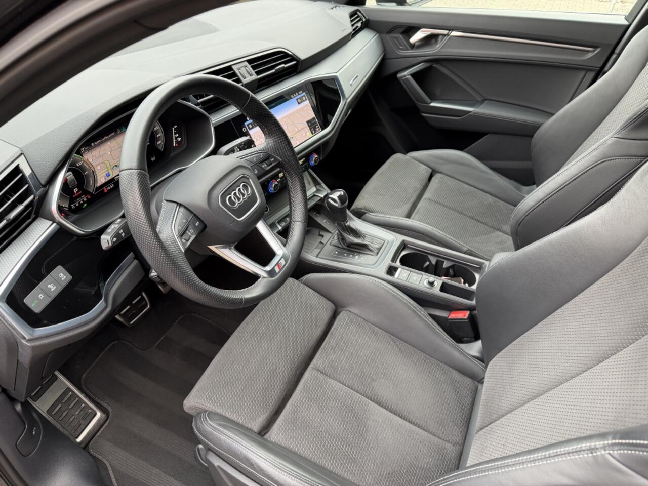 Audi Q3 Sportback 45 TFSI e S-Line 245 Pk Black Ed. ACC Keyless Navi Leder Camera