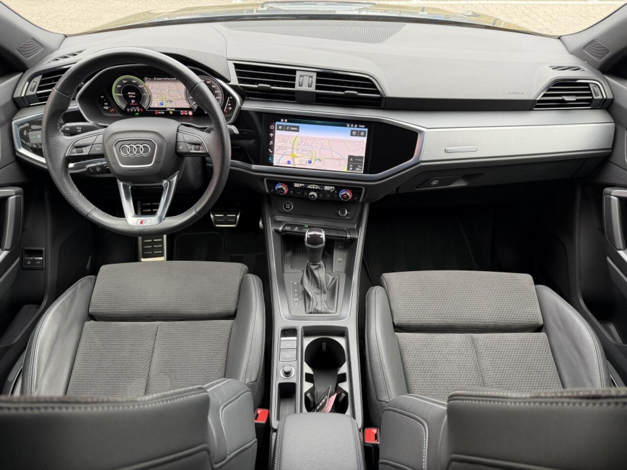 Audi Q3 Sportback 45 TFSI e S-Line 245 Pk Black Ed. ACC Keyless Navi Leder Camera