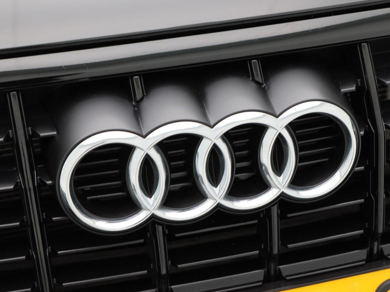 Audi Q3 45 TFSi e 245 Pk Automaat S-Line | Panoramadak | Zwart Optiek | Trekhaak Elektrisch | Virtual Cockpit | Sonos | LED | 20 Inch | 73.860 Km