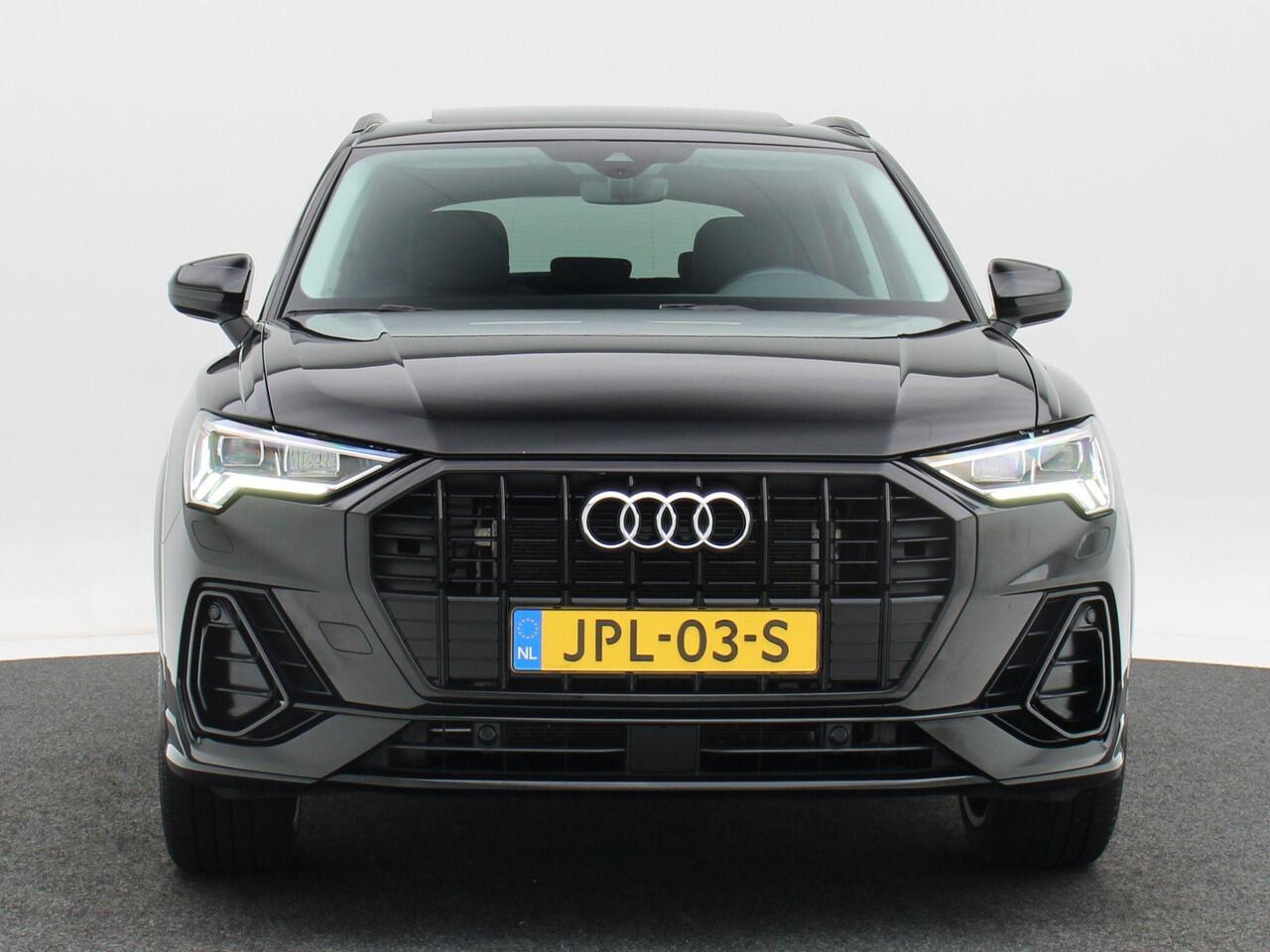 Audi Q3 45 TFSi e 245 Pk Automaat S-Line | Panoramadak | Zwart Optiek | Trekhaak Elektrisch | Virtual Cockpit | Sonos | LED | 20 Inch | 73.860 Km