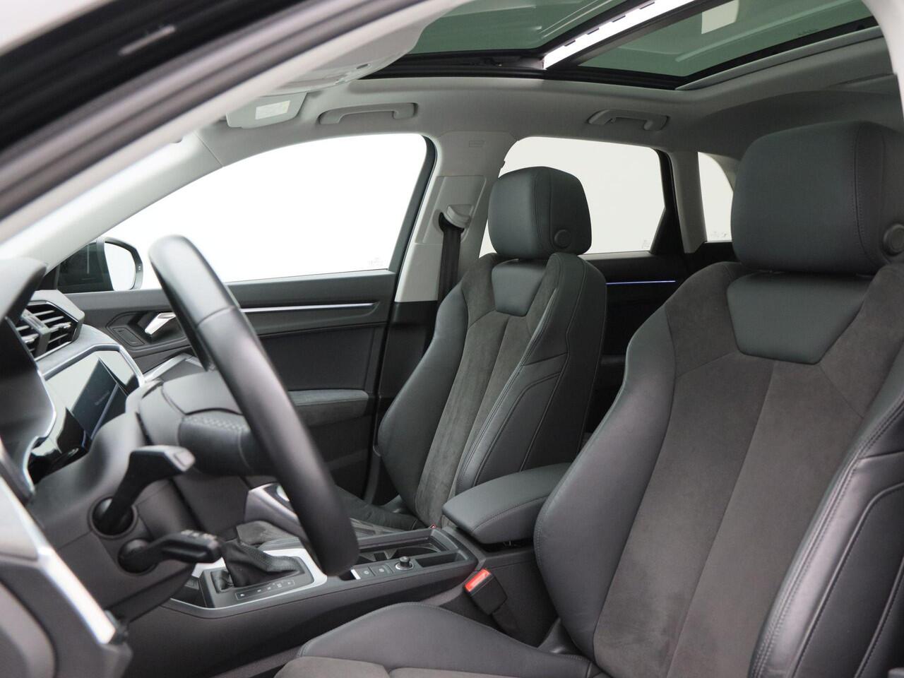 Audi Q3 45 TFSi e 245 Pk Automaat S-Line | Panoramadak | Zwart Optiek | Trekhaak Elektrisch | Virtual Cockpit | Sonos | LED | 20 Inch | 73.860 Km