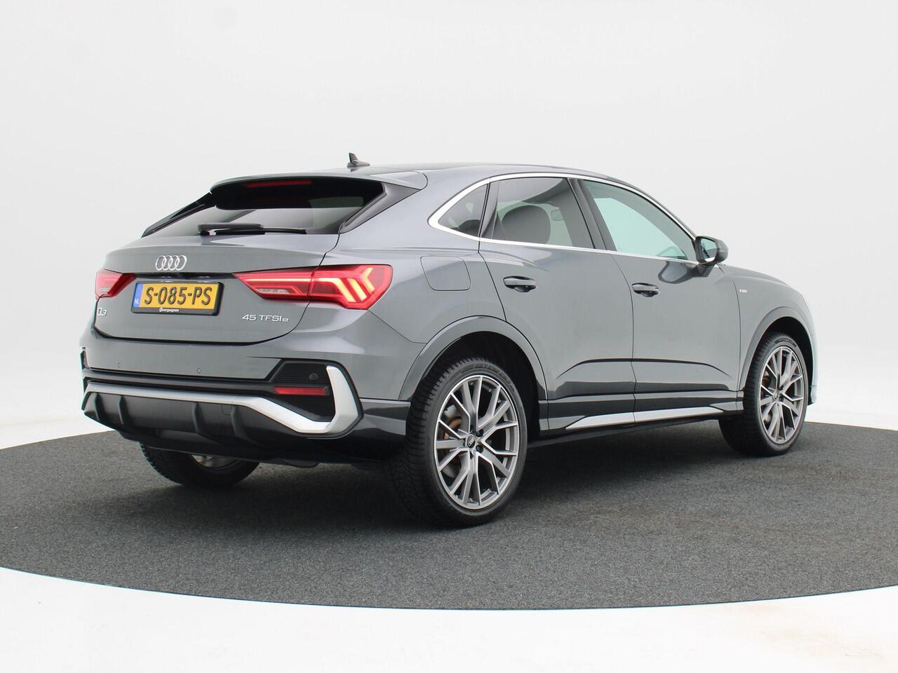 Audi Q3 Sportback 45 TFSi e 245 Pk Automaat S-Line | Cruise Control | Climate Control | Navigatie | LED | Camera | 20 Inch | 34.558 Km!!