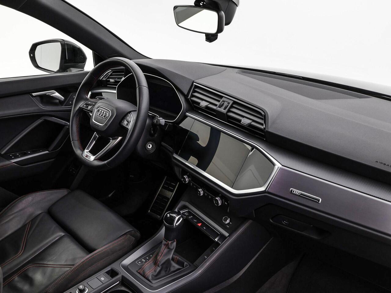 Audi Q3 Sportback 45 TFSIe 245pk S-tronic S Edition · Panoramadak · Elek. Achterklep · Dodehoek Detectie · Lederen Bekleding · Cruise Control · P-Sensoren · 19'' Inch ·