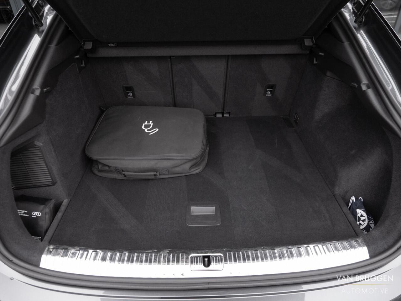 Audi Q3 Sportback 45 TFSI e S-Line Pano Sfeer Camera Keyless Trekhaak 20" BTW ACC