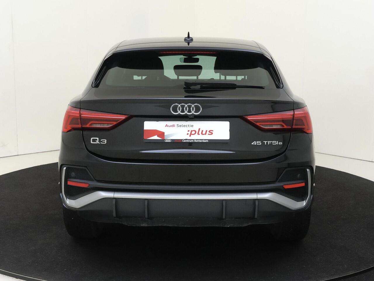 Audi Q3 Sportback 45 TFSI e S Edition | Achteruitrijcamera | Cruise Control | Dodehoek detectie | Keyless | CarPlay | Navigatie | Audi virtual cockpit |
