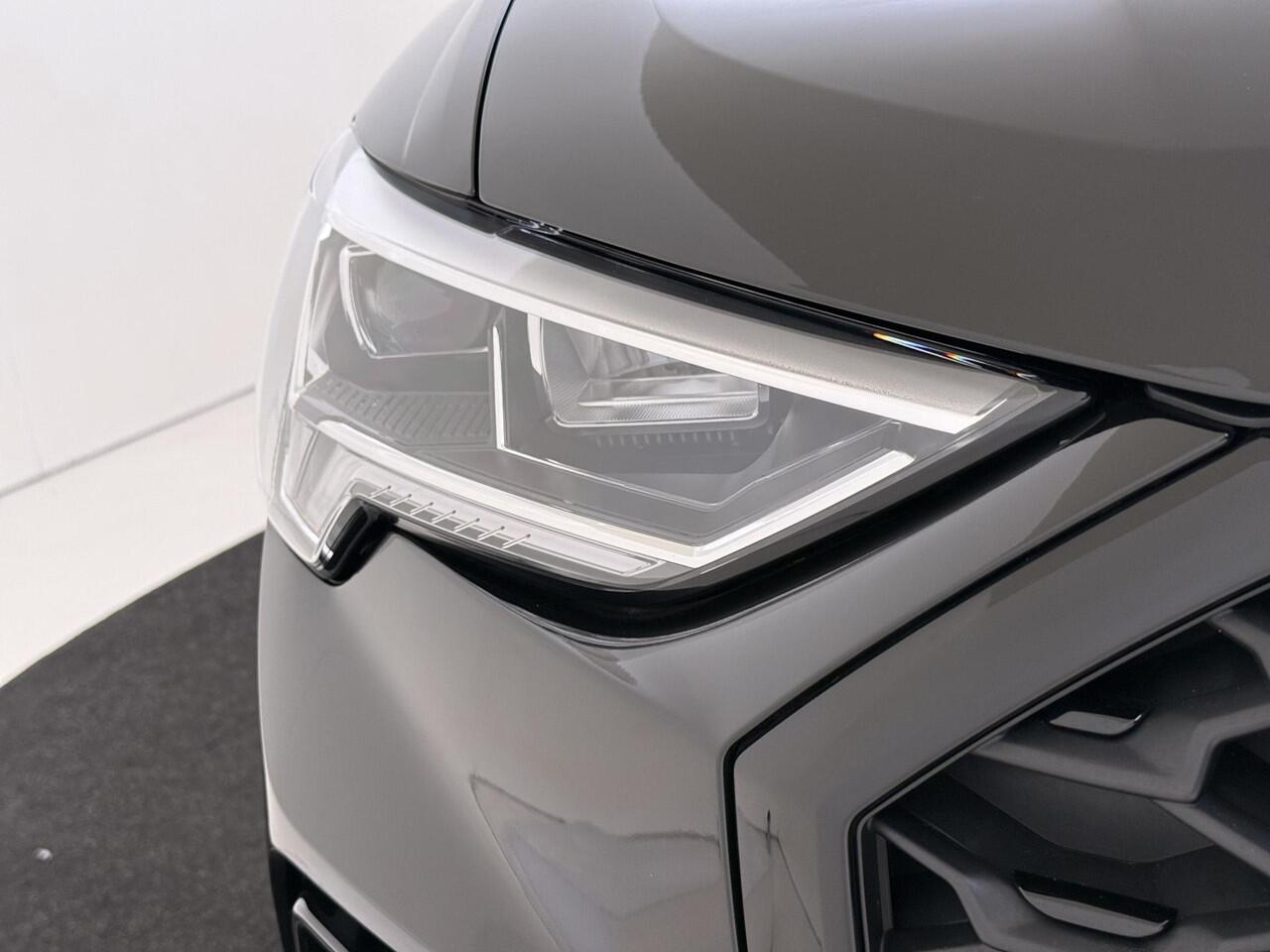 Audi Q3 Sportback 45 TFSI e S edition | SoH 90% | Achteruitrijcamera | Lederen bekleding | Adaptieve cruise control | Dodehoek detectie | Keyless | Stoelverwarming | Navigatie |
