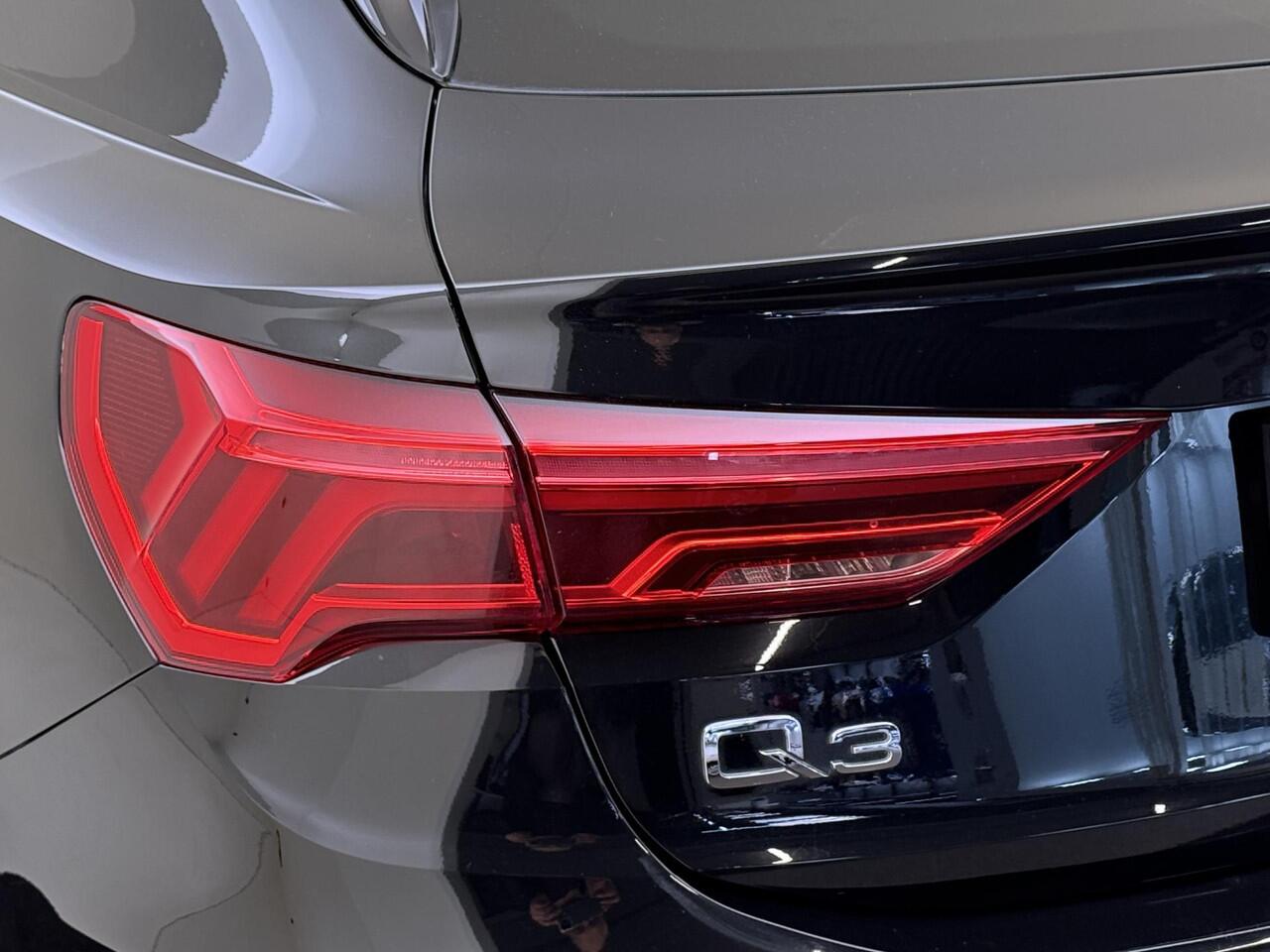 Audi Q3 Sportback 45 TFSI e S Edition | SoH 94% | Lederen bekleding | Achteruitrijcamera | Cruise Control | CarPlay | Navigatie | Audi virtual cockpit | Stoelverwarming |