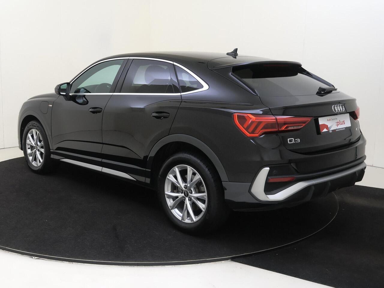 Audi Q3 Sportback 45 TFSI e S Edition | SoH 94% | Lederen bekleding | Achteruitrijcamera | Cruise Control | CarPlay | Navigatie | Audi virtual cockpit | Stoelverwarming |