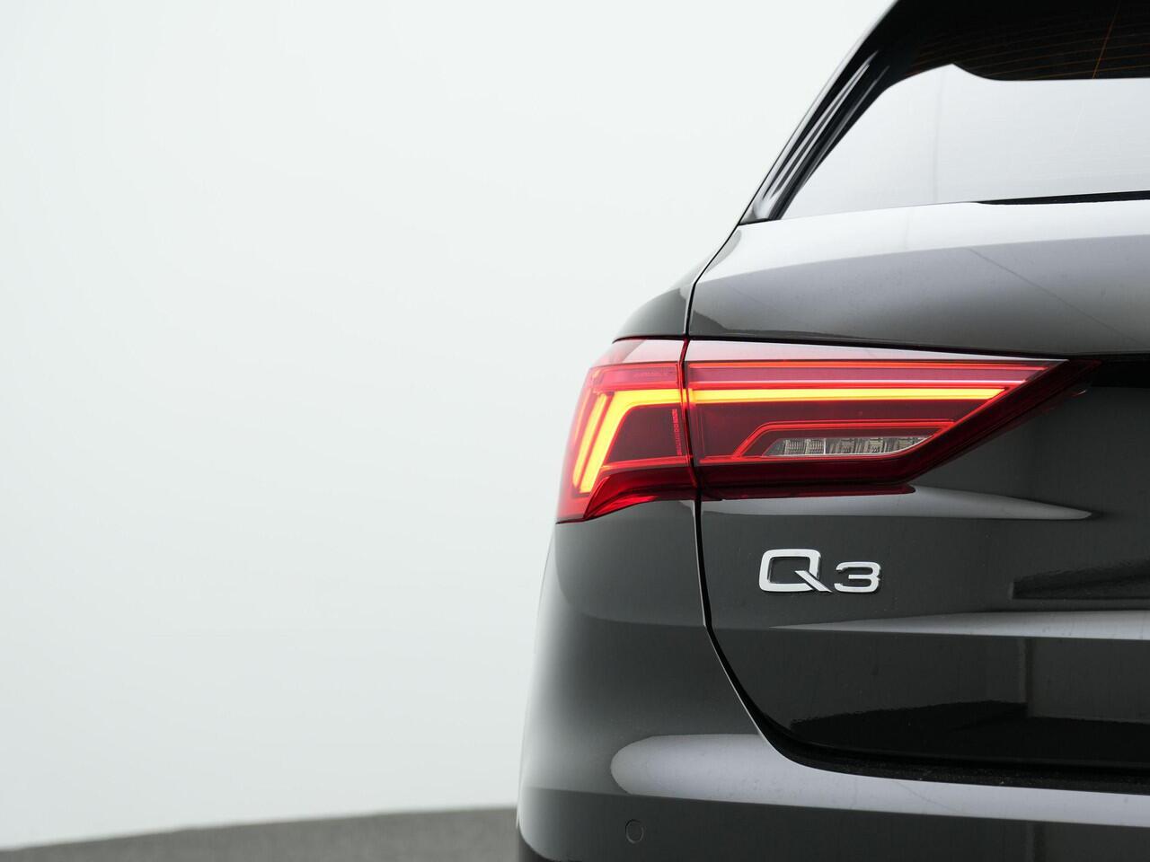 Audi Q3 45 TFSI e 245 pk | Stoelverwarming | Adaptive Cruise | Navigatie | Side Asssist