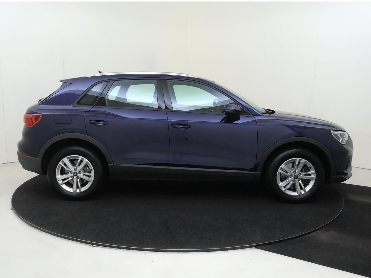 Audi Q3 45 TFSI e Advanced edition | SoH 92% | Trekhaak | S-line interieur | Parkeerassistent | Stoelverwarming | Navigatie Plus | Adaptieve cruise control | Dodehoek detectie |