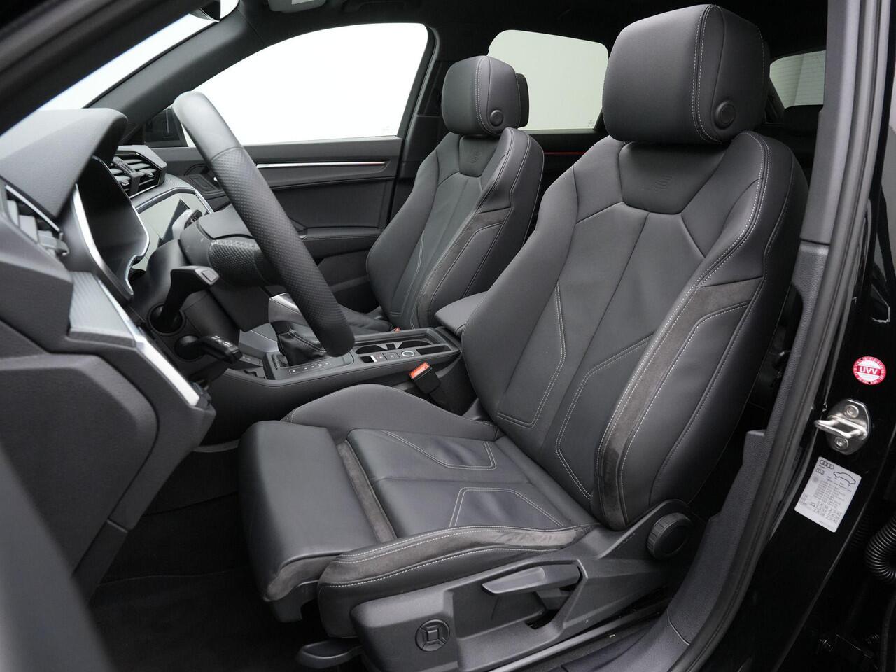 Audi Q3 45 TFSI e 245 pk S-tronic S-Line | Panoramadak | Leder | Stoelverwarming | Adaptive Cruise | Navigatie | Parkeersensoren voor/achter