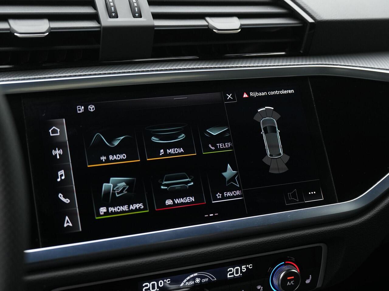 Audi Q3 45 TFSI e 245 pk S-tronic S-Line | Panoramadak | Leder | Stoelverwarming | Adaptive Cruise | Navigatie | Parkeersensoren voor/achter