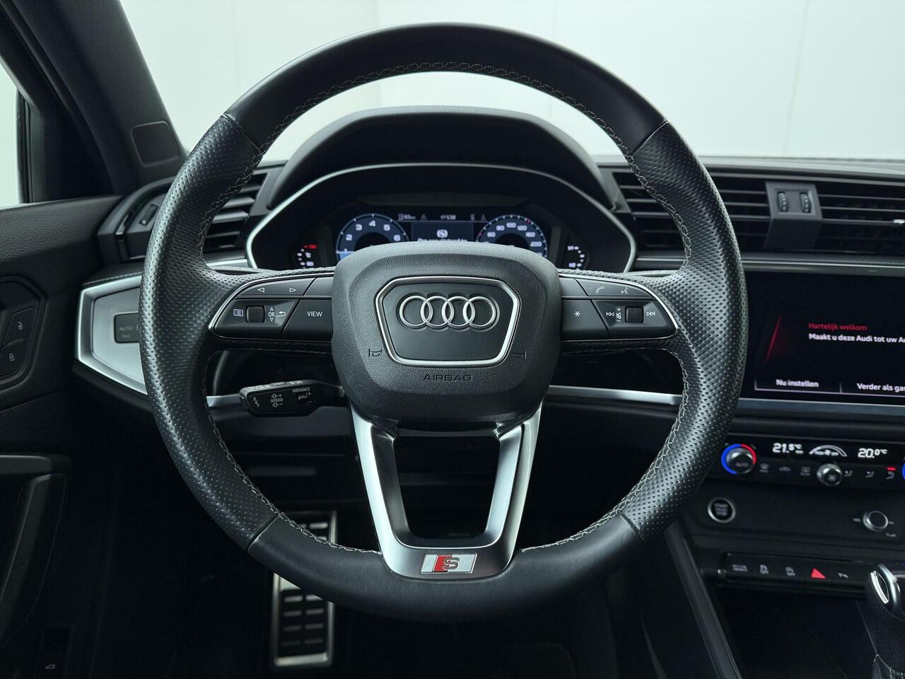 Audi Q3 Sportback 35 TFSI S Edition | 150 PK | Automaat | Adaptive cruise control | Achteruitrijcamera | 19" LM velgen |