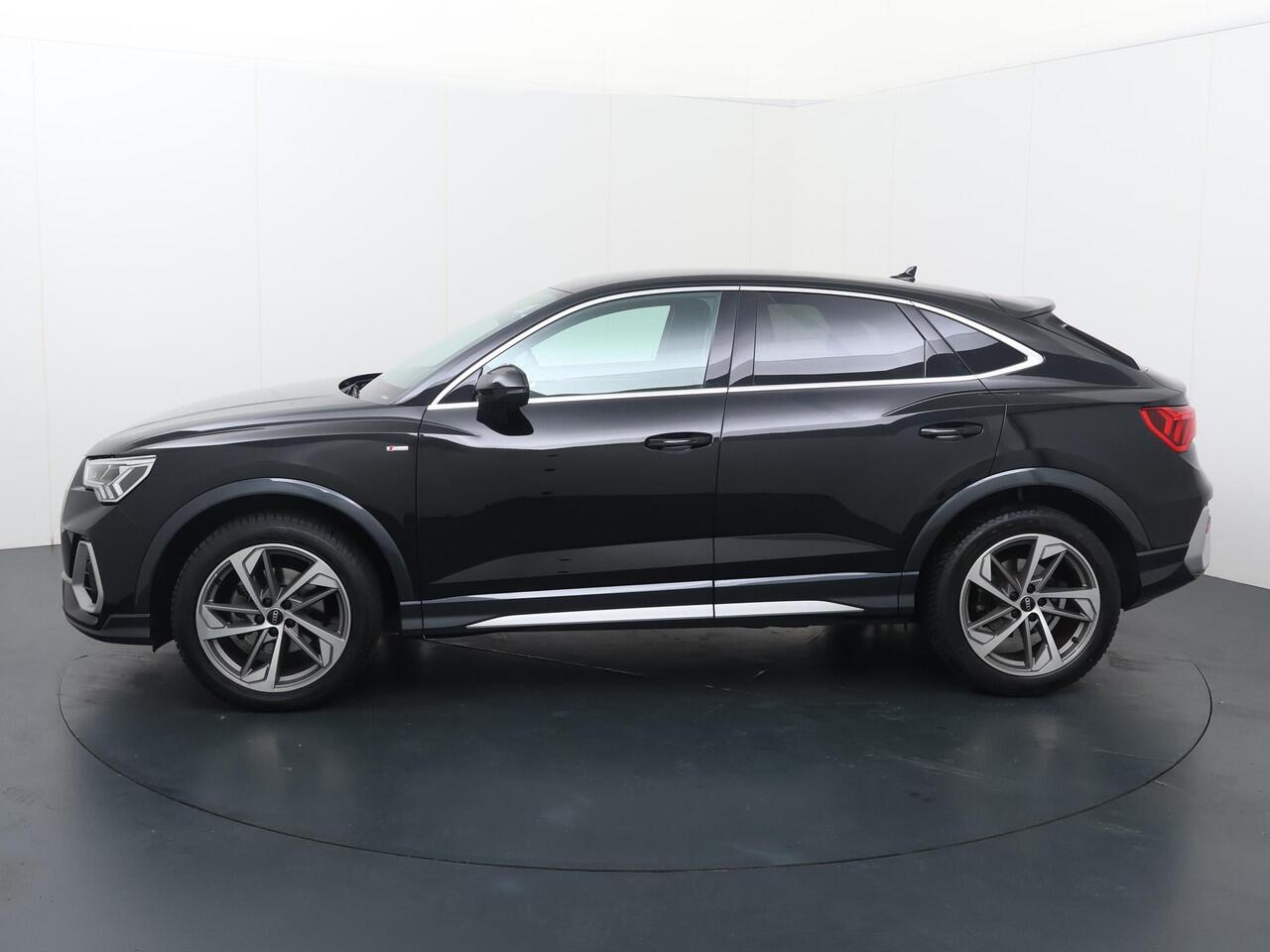 Audi Q3 Sportback 35 TFSI S Edition | 150 PK | Automaat | Adaptive cruise control | Achteruitrijcamera | 19" LM velgen |