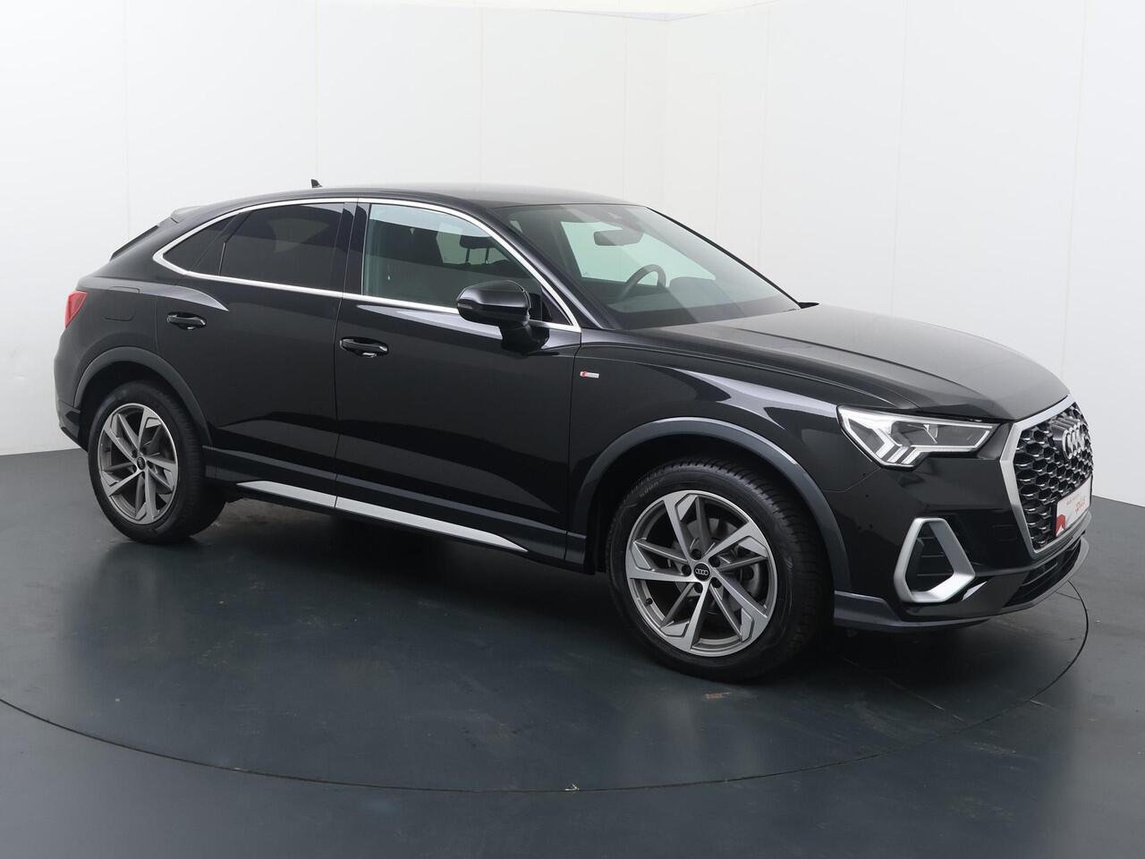 Audi Q3 Sportback 35 TFSI S Edition | 150 PK | Automaat | Adaptive cruise control | Achteruitrijcamera | 19" LM velgen |
