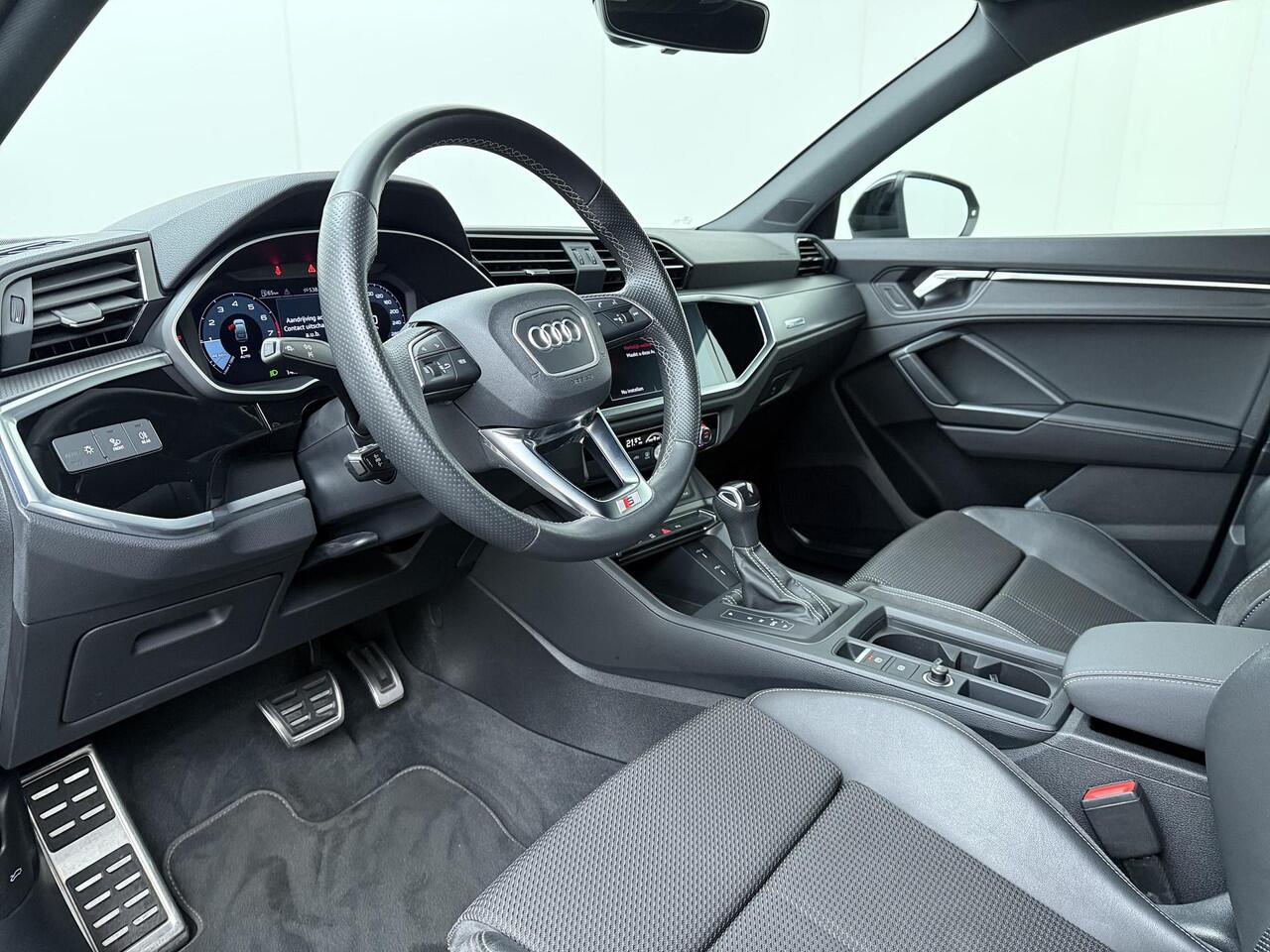 Audi Q3 Sportback 35 TFSI S Edition | 150 PK | Automaat | Adaptive cruise control | Achteruitrijcamera | 19" LM velgen |