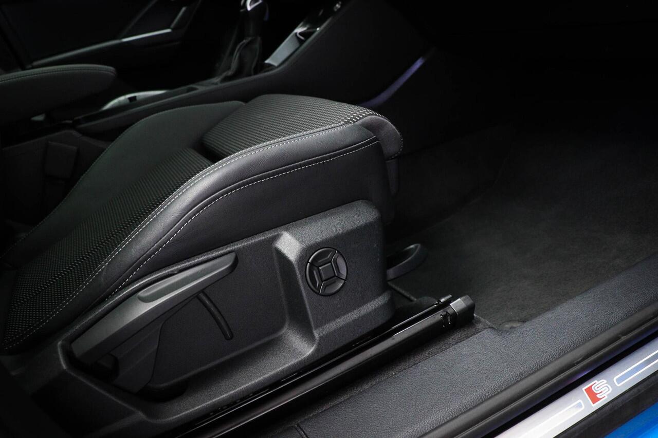 Audi Q3 35 TFSI S-Line edition | VIRTUAL COCKPIT GROOT | PANORAMADAK | DAB | APPLE | TREKHAAK