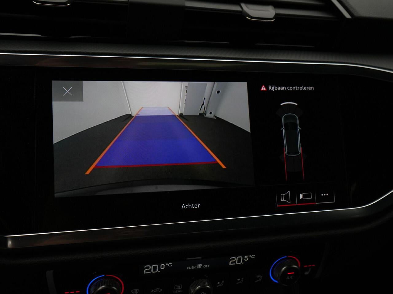 Audi Q3 35 TFSI 150 pk S-tronic Advanced edition / S-Line | Panoramadak | Trekhaak | Achteruitrijcamera | Leder/alcantara | Stoelverwarming