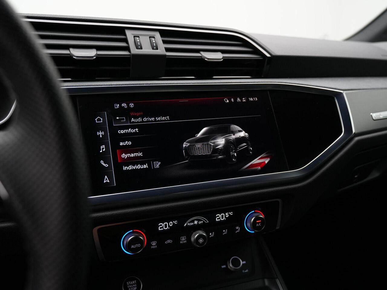 Audi Q3 Sportback 45 TFSI e 245 pk S-tronic S-Line | Panoramadak | Geheugenstoel | Rondomzicht camera | Alcantara delen | Navigatie