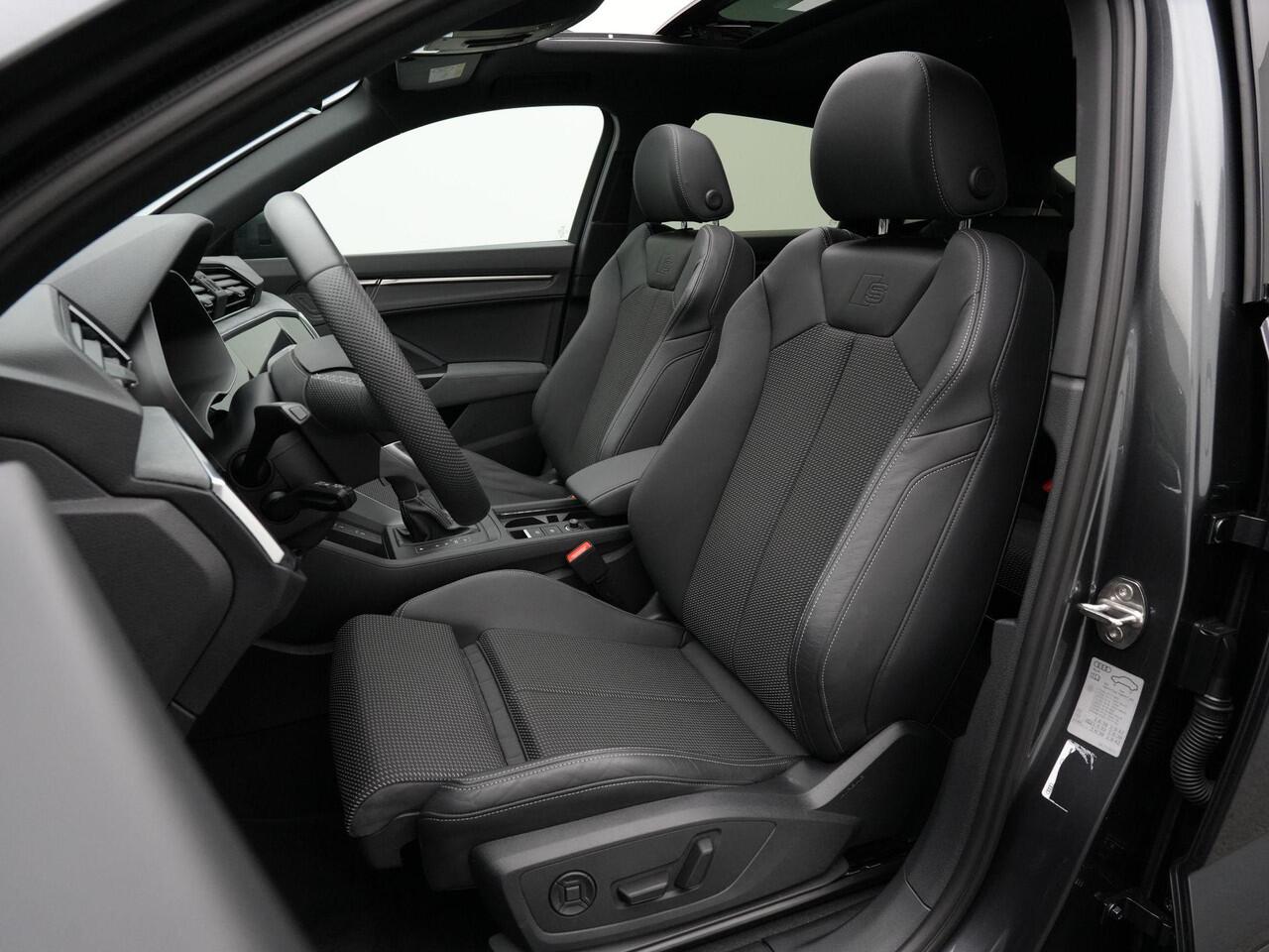 Audi Q3 Sportback 45 TFSI e 245 pk S-tronic S-Line | Panoramadak | Geheugenstoel | Rondomzicht camera | Alcantara delen | Navigatie
