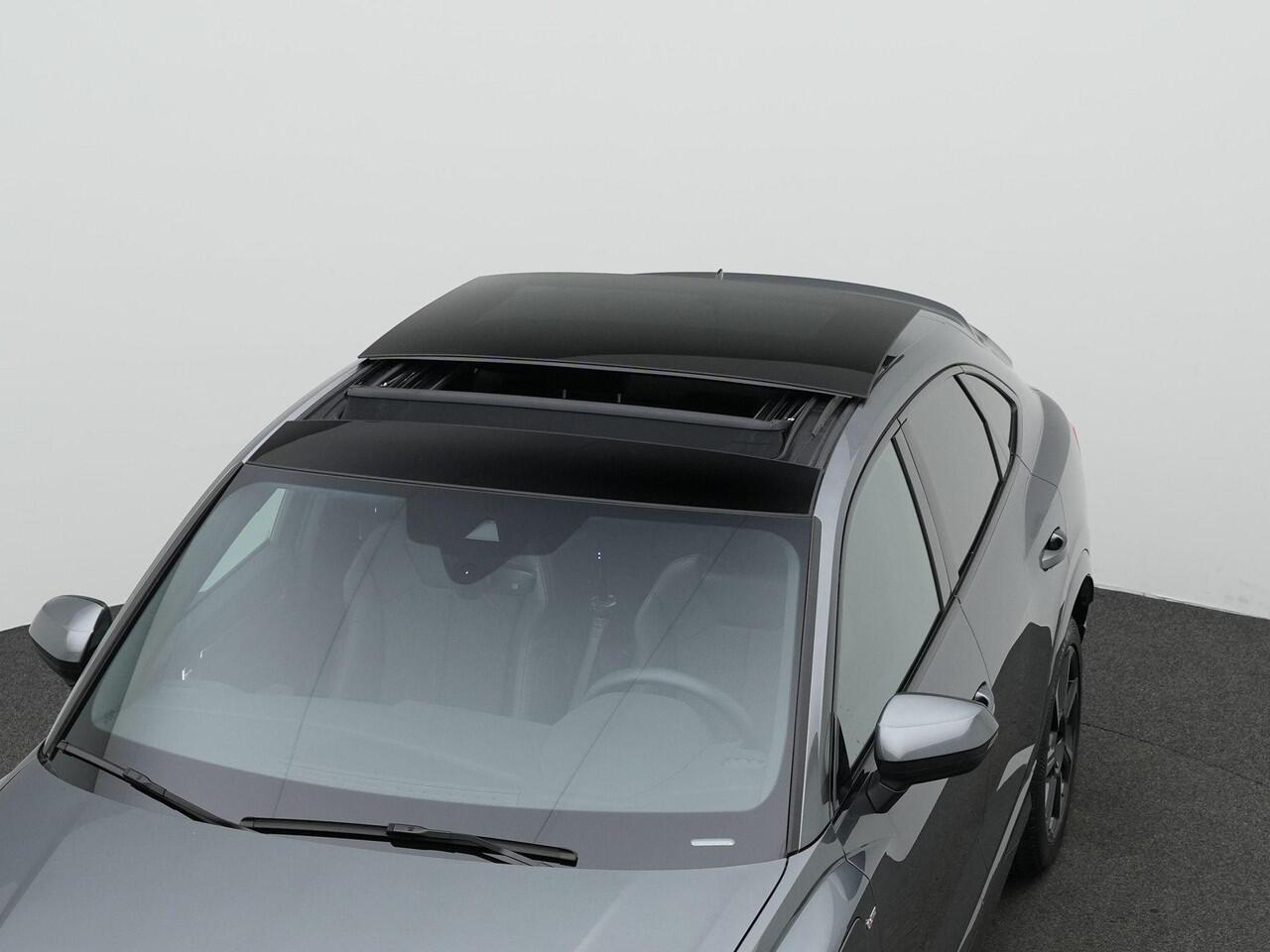 Audi Q3 Sportback 45 TFSI e 245 pk S-tronic S-Line | Panoramadak | Geheugenstoel | Rondomzicht camera | Alcantara delen | Navigatie