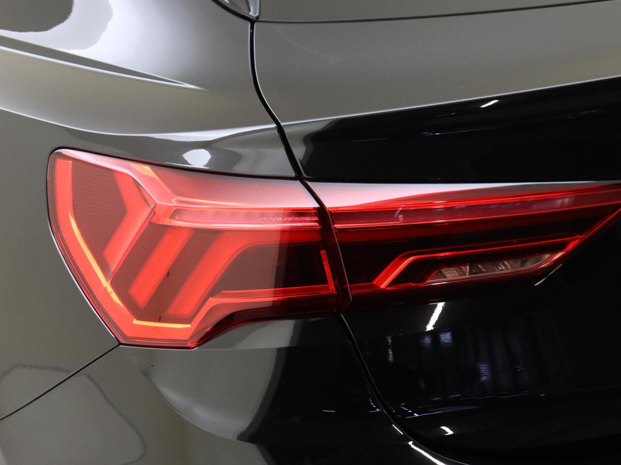 Audi Q3 Sportback 45 TFSI e S Edition | SOH 89% | Achteruitrijcamera | Dodehoek detectie | Keyless | Audi virtual cockpit | Cruise control | Carplay | Navigatie |