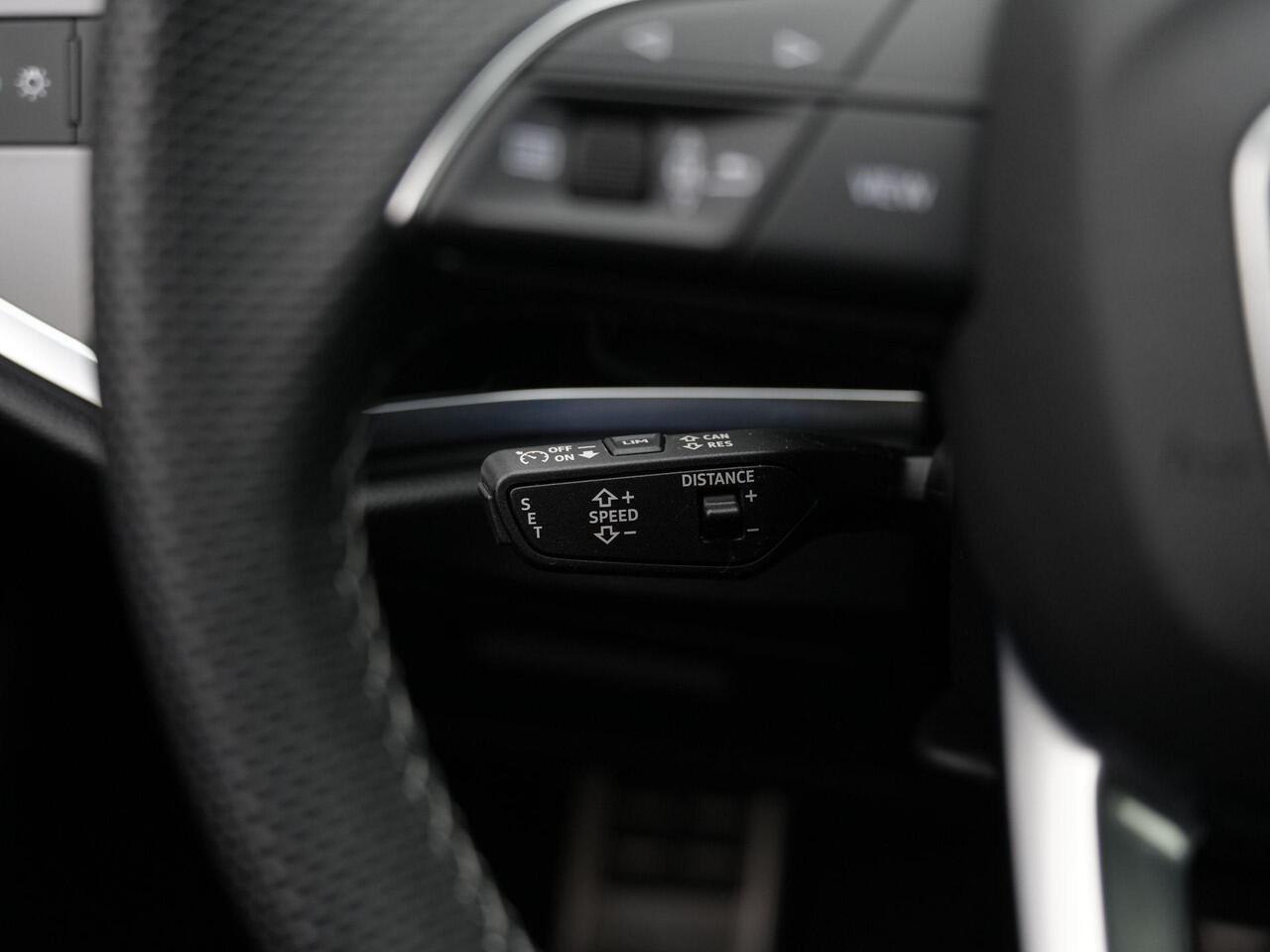 Audi Q3 Sportback 45 TFSI e 245 pk S-tronic S-Line | Panoramadak | Trekhaak | 360 camera | Navigatie | Stoelverwarming