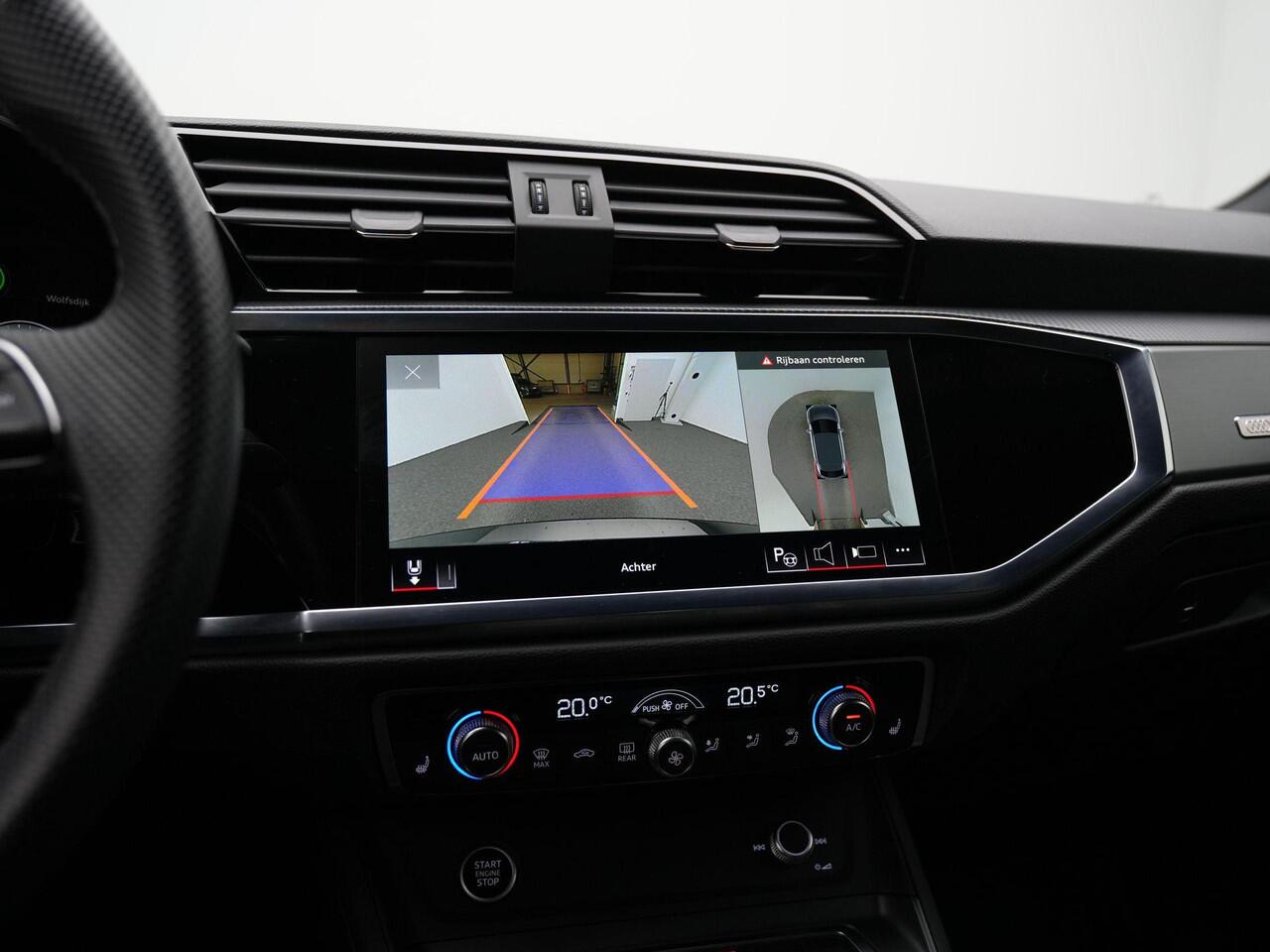 Audi Q3 Sportback 45 TFSI e 245 pk S-tronic S-Line | Panoramadak | Trekhaak | 360 camera | Navigatie | Stoelverwarming