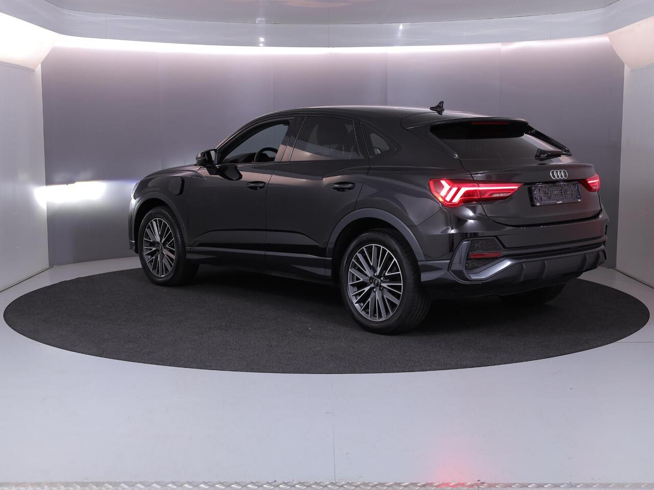 Audi Q3 Sportback 45 TFSI e S Edition 245 pk S-tronic | Navigatie | Trekhaak (wegklapbaar) | Parkeersensoren | Achteruitrijcamera | Stoelverwarming | S-Line |