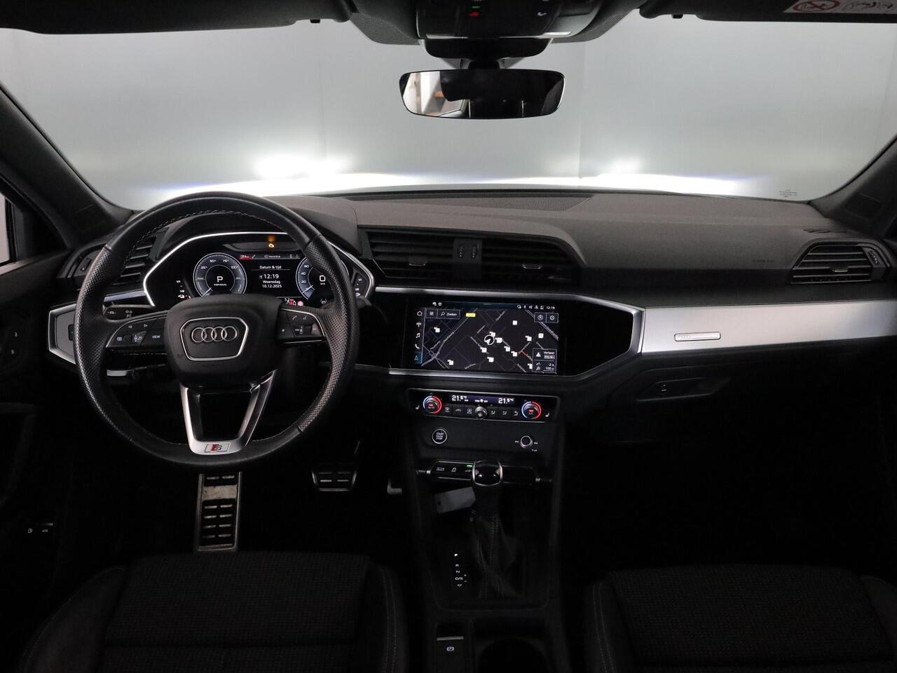 Audi Q3 Sportback 45 TFSI e S Edition 245 pk S-tronic | Navigatie | Trekhaak (wegklapbaar) | Parkeersensoren | Achteruitrijcamera | Stoelverwarming | S-Line |