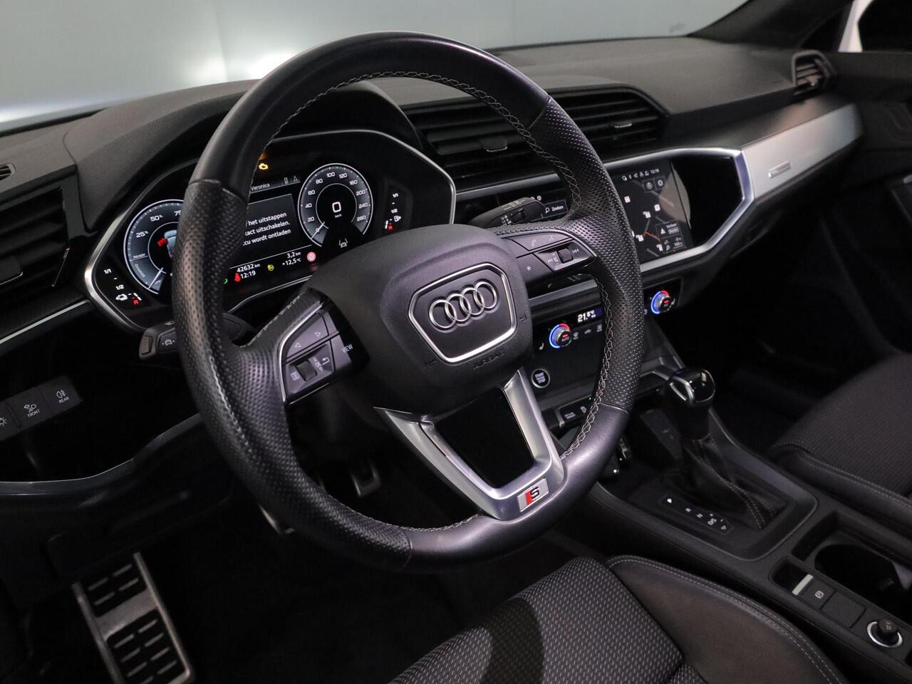 Audi Q3 Sportback 45 TFSI e S Edition 245 pk S-tronic | Navigatie | Trekhaak (wegklapbaar) | Parkeersensoren | Achteruitrijcamera | Stoelverwarming | S-Line |