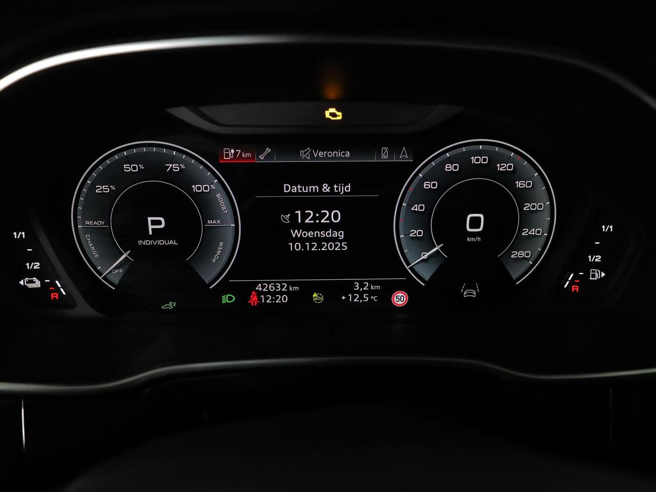 Audi Q3 Sportback 45 TFSI e S Edition 245 pk S-tronic | Navigatie | Trekhaak (wegklapbaar) | Parkeersensoren | Achteruitrijcamera | Stoelverwarming | S-Line |