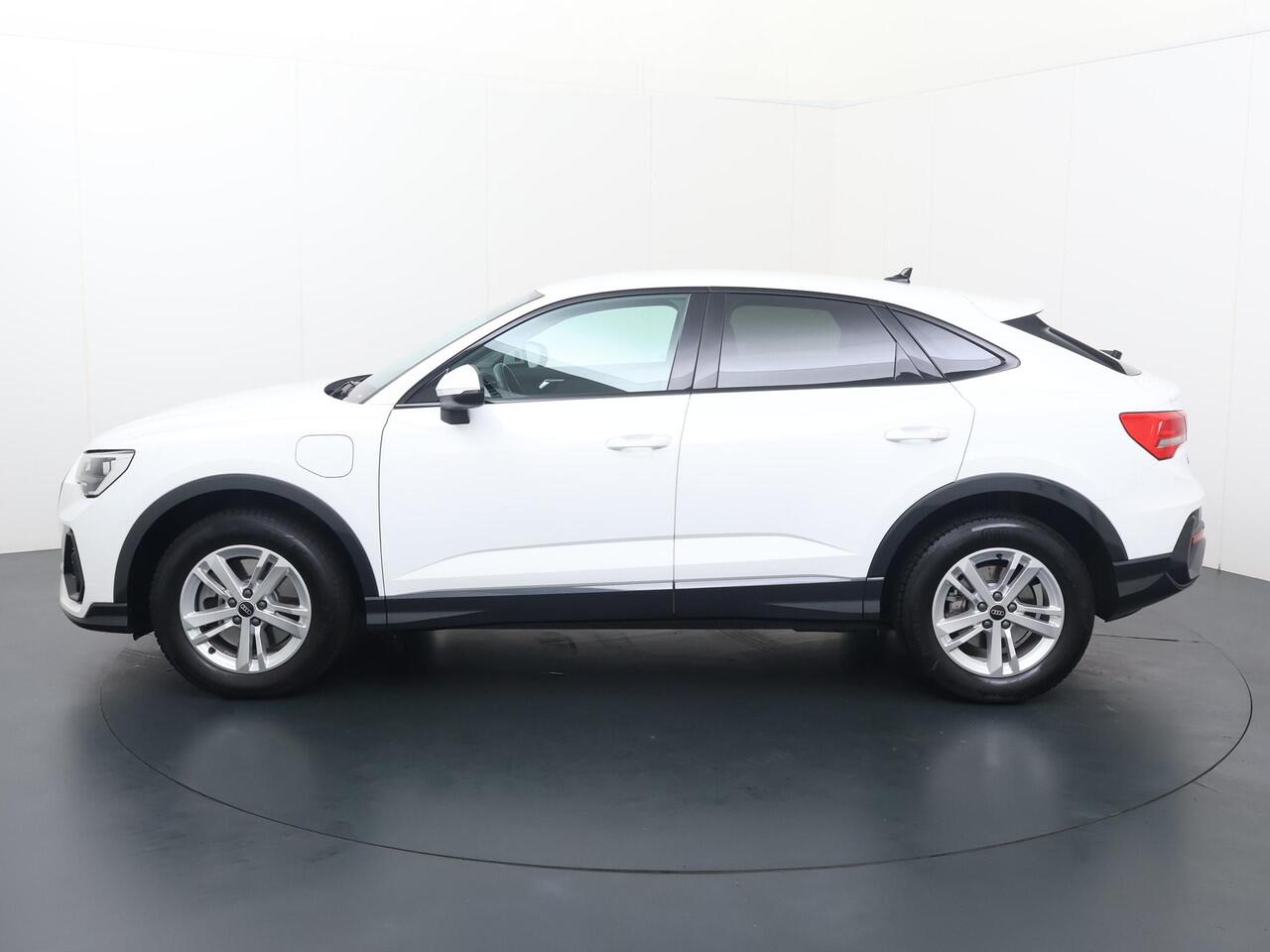 Audi Q3 Sportback 45 TFSI e Edition | 150 PK | SoH 94% | Automaat | Trekhaak | S line | Adaptive cruise control | Apple Carplay/Android Auto |