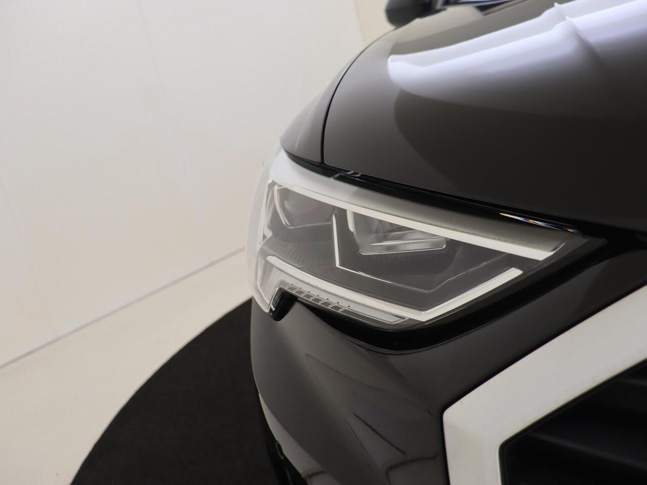 Audi Q3 45 TFSI e Advanced edition | SoH 91% | Panoramadak | Keyless | Stoelverwarming | Achteruitrijcamera | Adaptieve cruise control | Navigatie Plus | Dodehoek detectie |