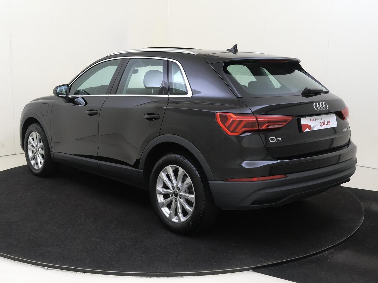 Audi Q3 45 TFSI e Advanced edition | SoH 91% | Panoramadak | Keyless | Stoelverwarming | Achteruitrijcamera | Adaptieve cruise control | Navigatie Plus | Dodehoek detectie |