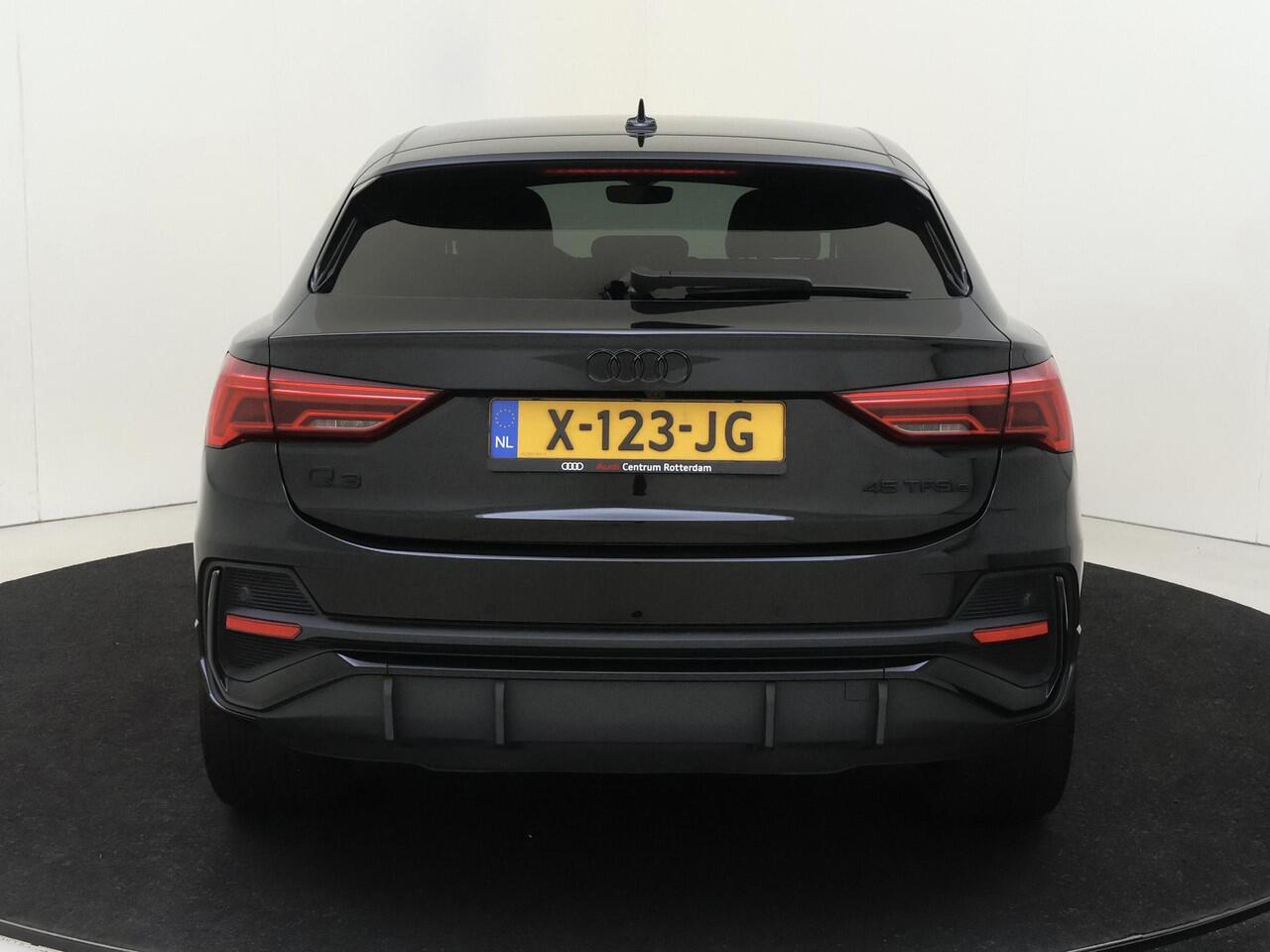 Audi Q3 Sportback 45 TFSI e S Edition | SoH 92% | Trekhaak | Achteruitrijcamera | SONOS audio | Keyless | Adaptieve cruise control | Audi virtual cockpit | CarPlay |