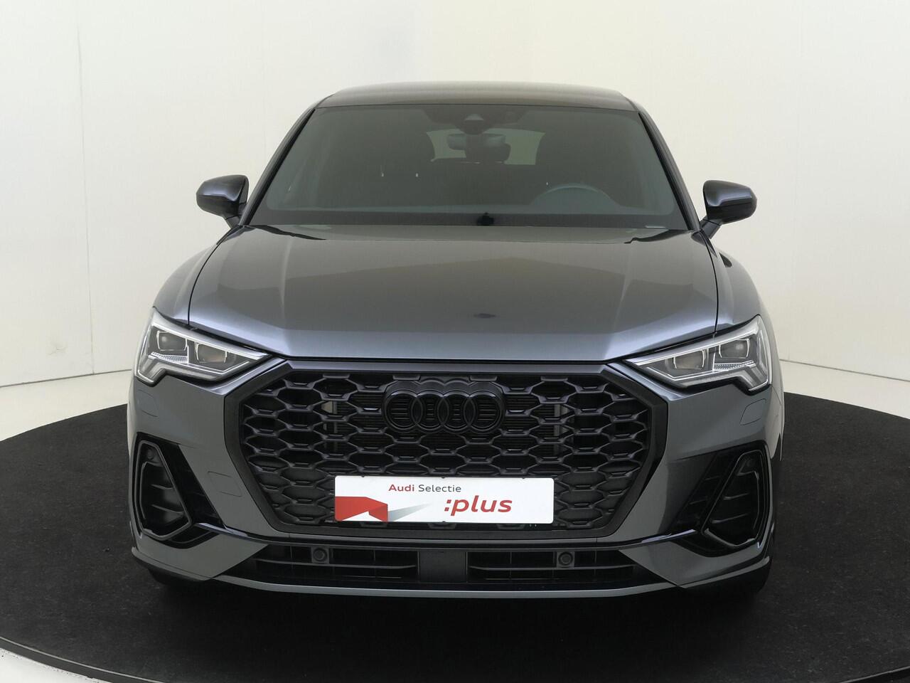 Audi Q3 Sportback 45 TFSI e S edition | SoH 100% | Panoramadak | Lederen bekleding | LED matrix verlichting | Achteruitrijcamera | Adaptieve cruise control | Dodehoek detectie | Keyless | CarPlay |