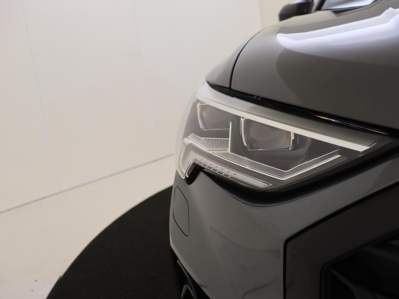 Audi Q3 Sportback 45 TFSI e S edition | SoH 100% | Panoramadak | Lederen bekleding | LED matrix verlichting | Achteruitrijcamera | Adaptieve cruise control | Dodehoek detectie | Keyless | CarPlay |