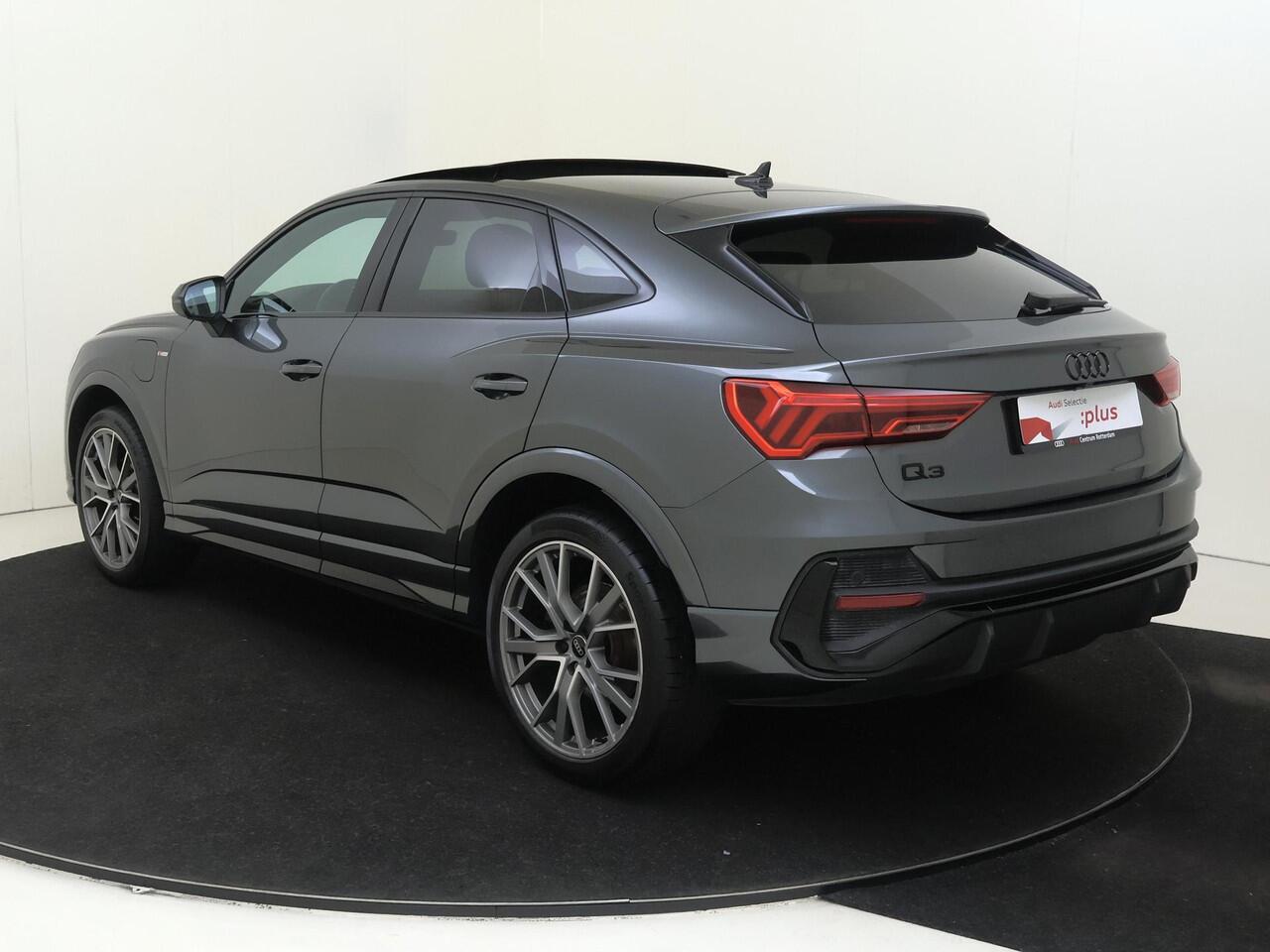 Audi Q3 Sportback 45 TFSI e S edition | SoH 100% | Panoramadak | Lederen bekleding | LED matrix verlichting | Achteruitrijcamera | Adaptieve cruise control | Dodehoek detectie | Keyless | CarPlay |