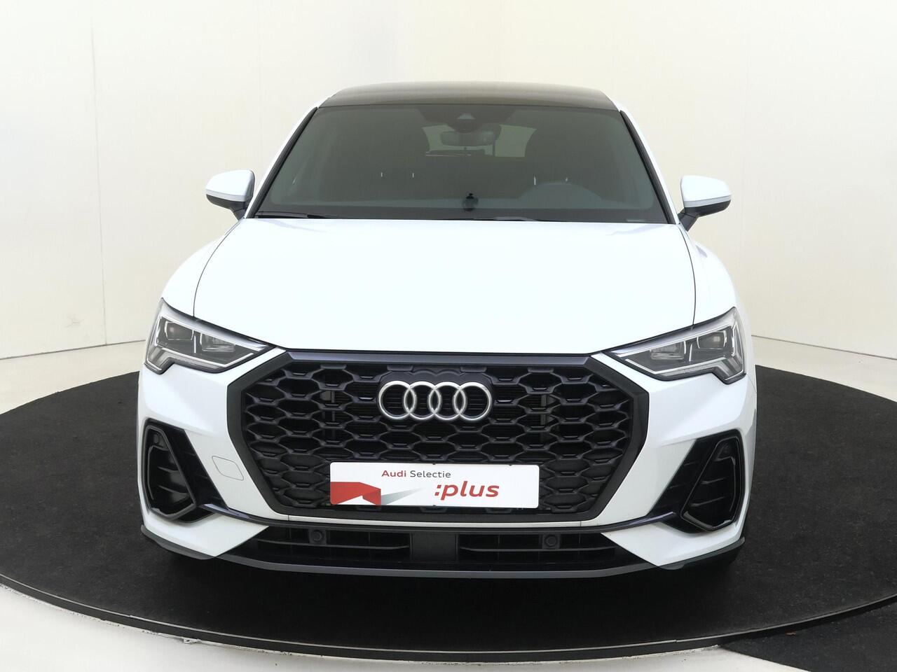Audi Q3 Sportback 45 TFSI e S Edition | Panoramadak | Achteruitrijcamera | Dodehoek detectie | Adaptieve cruise control | CarPlay | Audi virtual cockpit | Stoelverwarming |