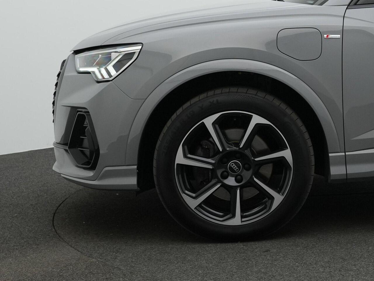 Audi Q3 Sportback 45 TFSI e 245 pk S-Line | Panoramadak | 360 camera | Stoelverwarming